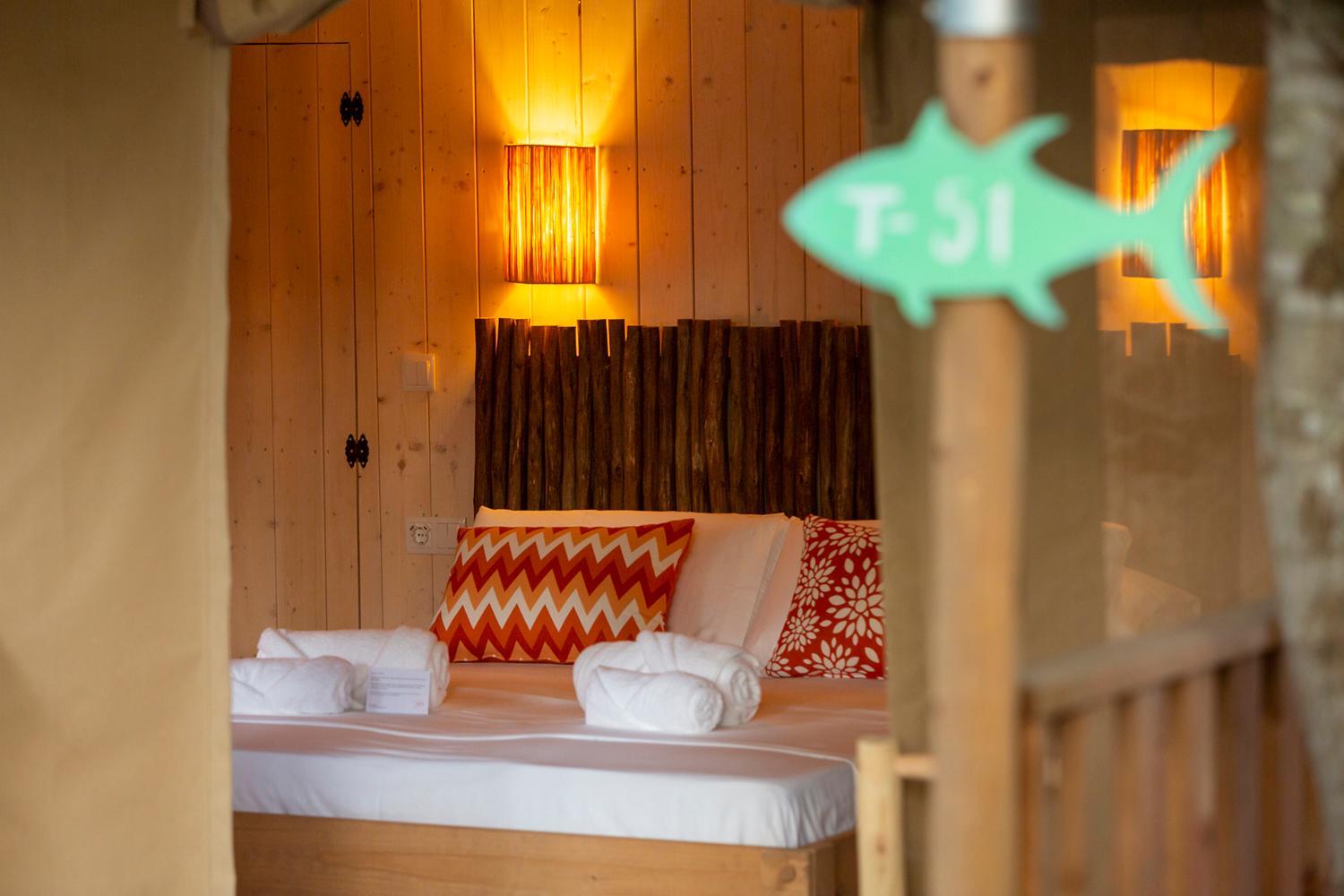 Glamping Yala with private bathroom