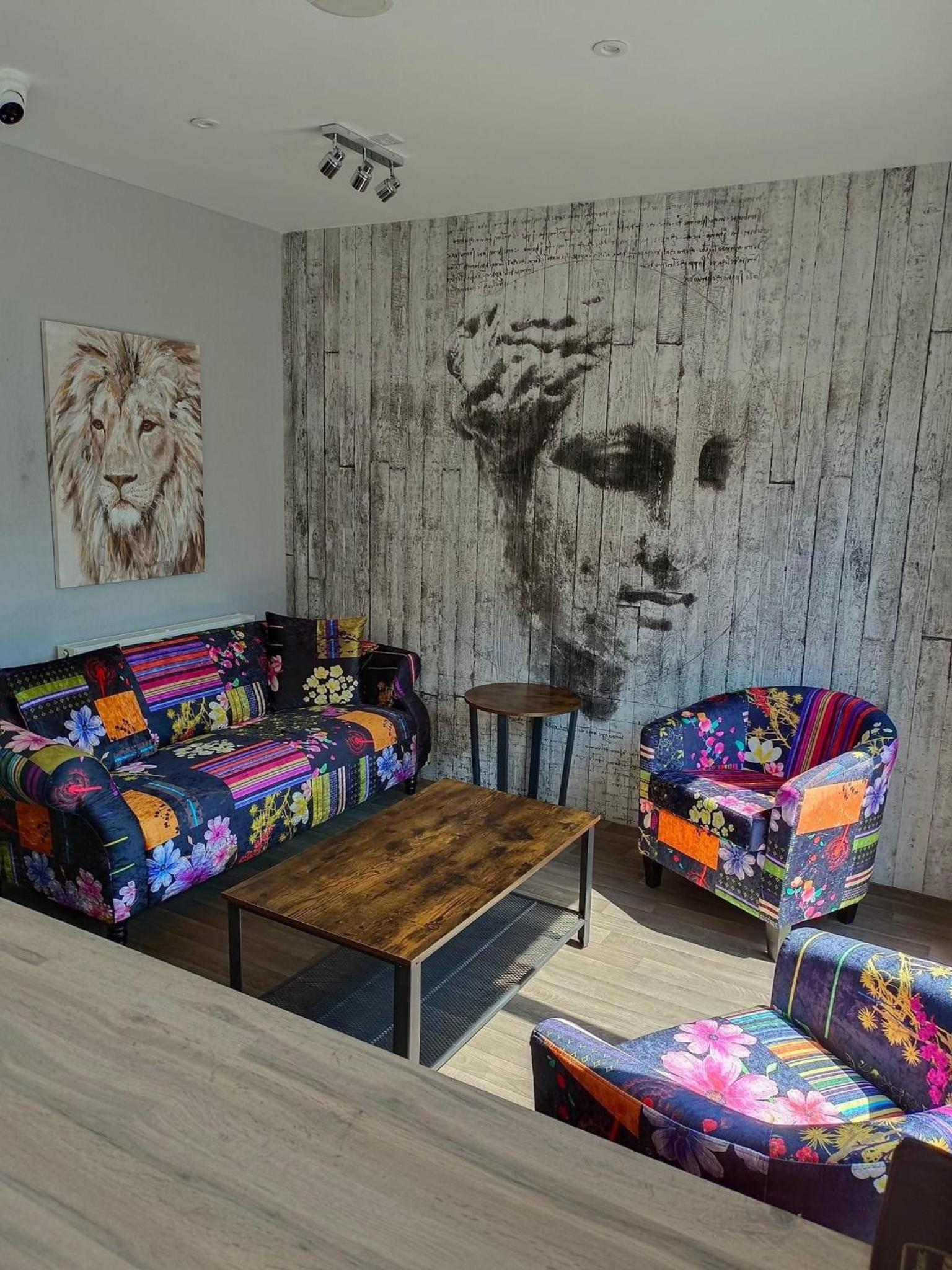 Standard King Room - Photo 3