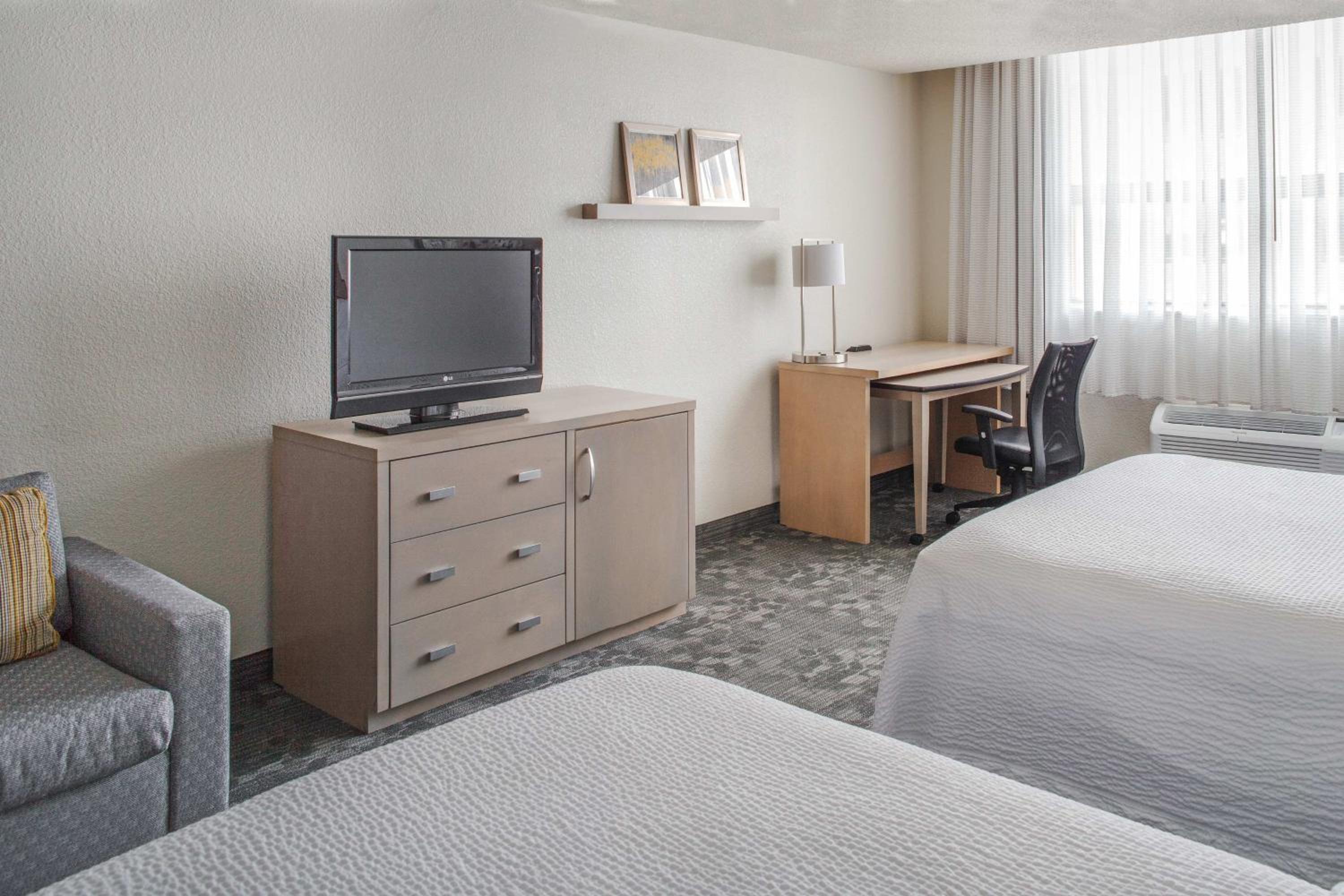 Double Room with Two Double Beds - Photo 1
