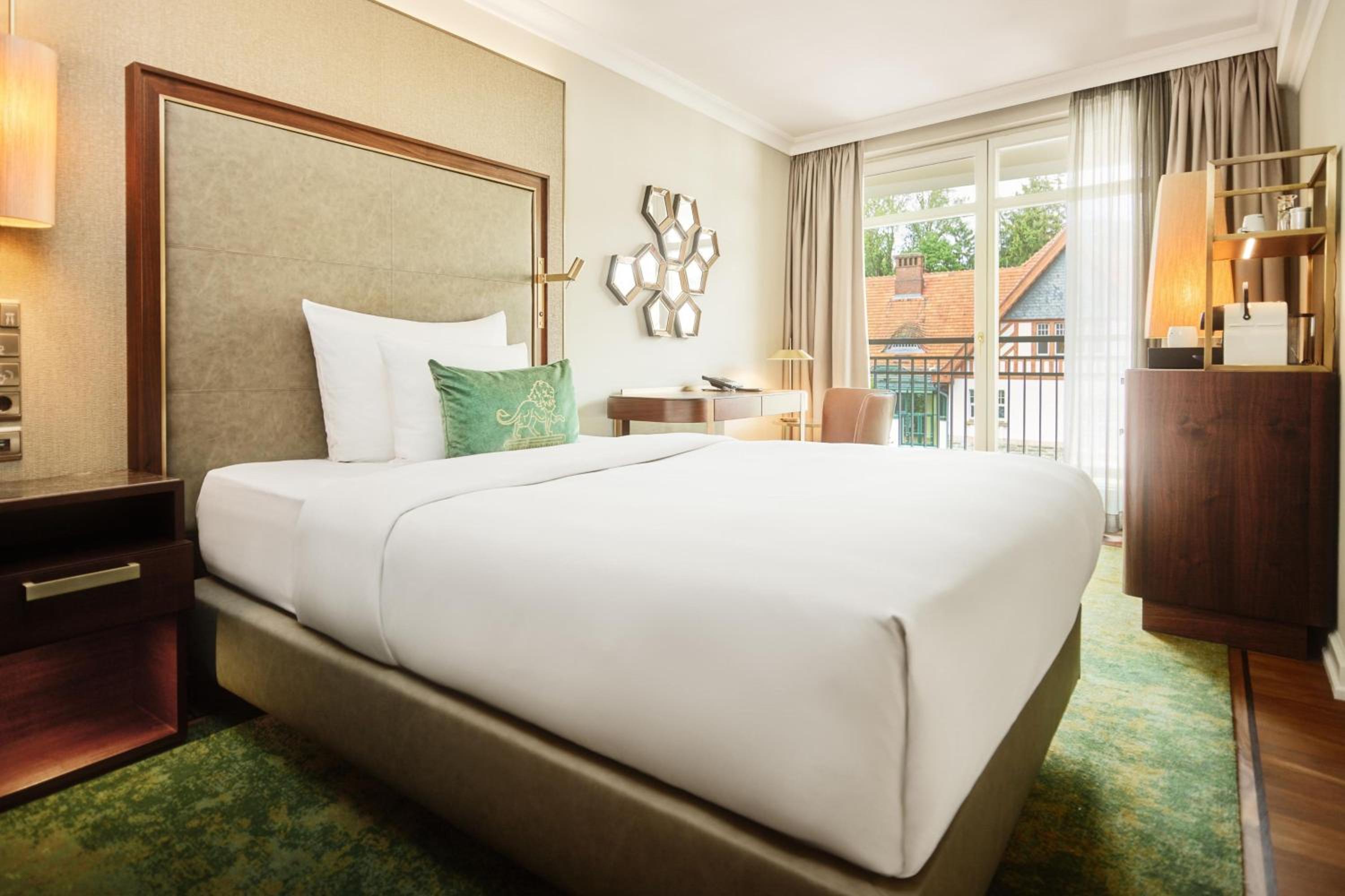 Superior Single Room, Guest room, Queen, Resort view photo 2