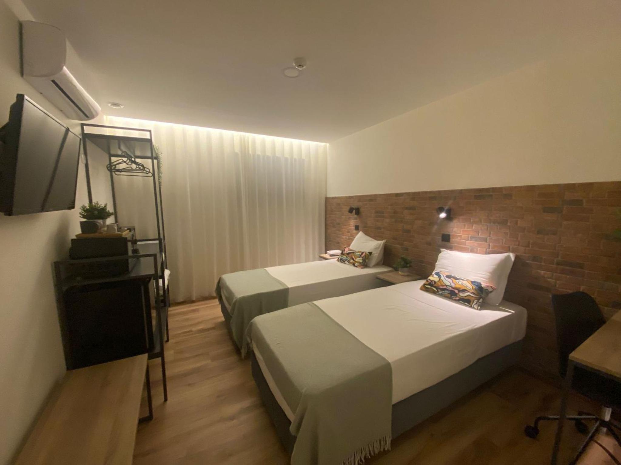 Deluxe Twin Room - Photo 2