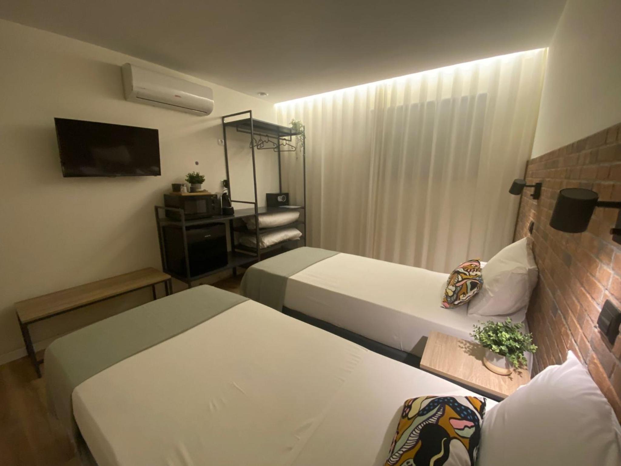 Deluxe Twin Room - Photo 6