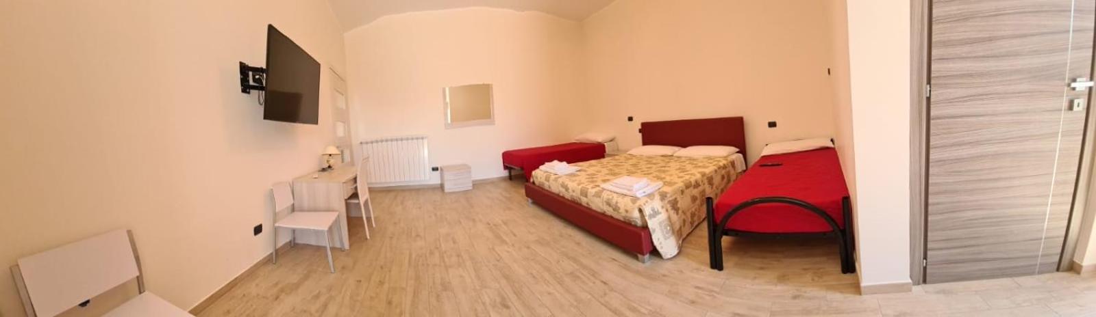 Quadruple Room with Private Bathroom photo 2
