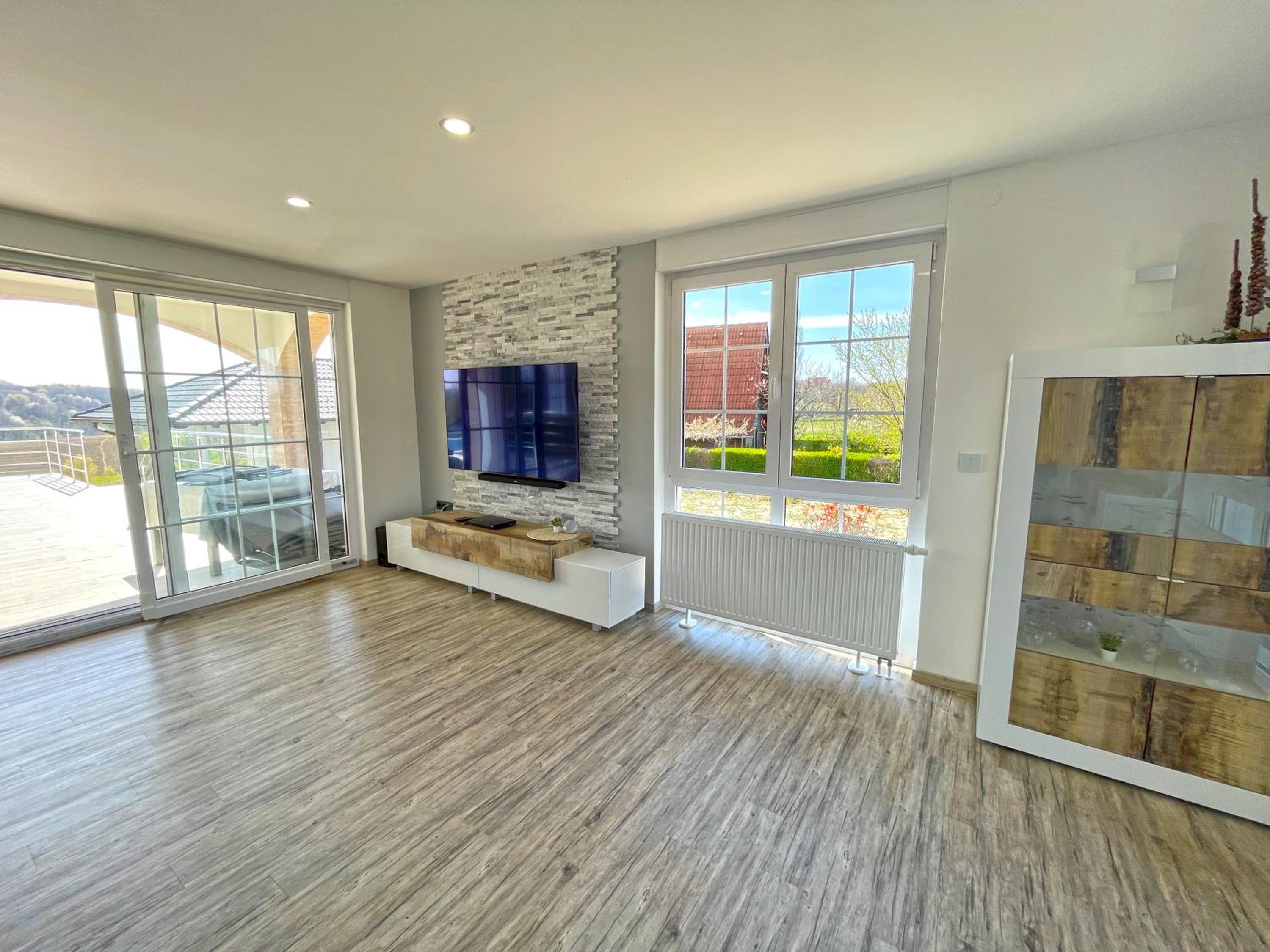 Three-Bedroom Villa photo 1