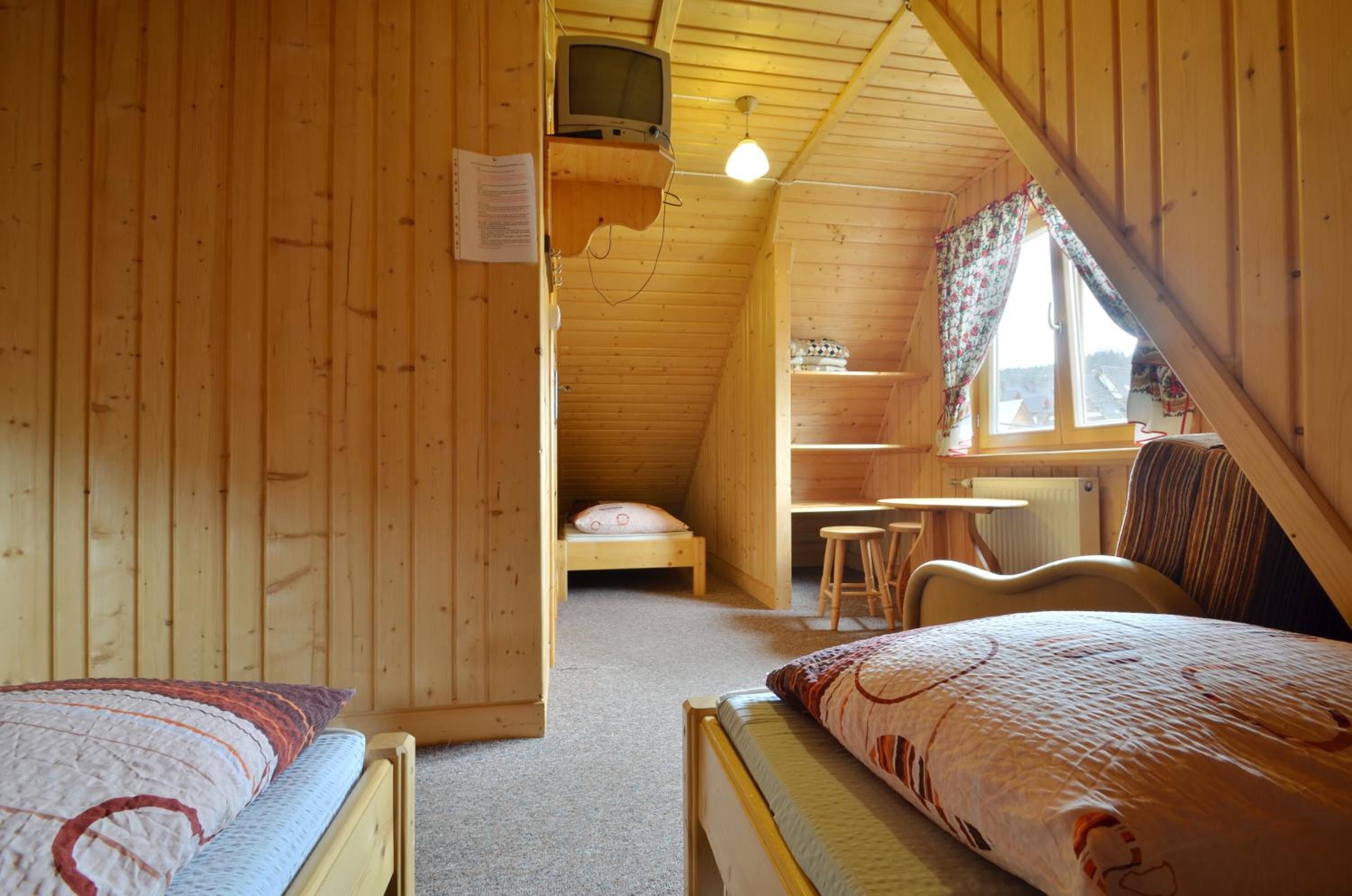 Quadruple Room with Private Bathroom - Photo 1