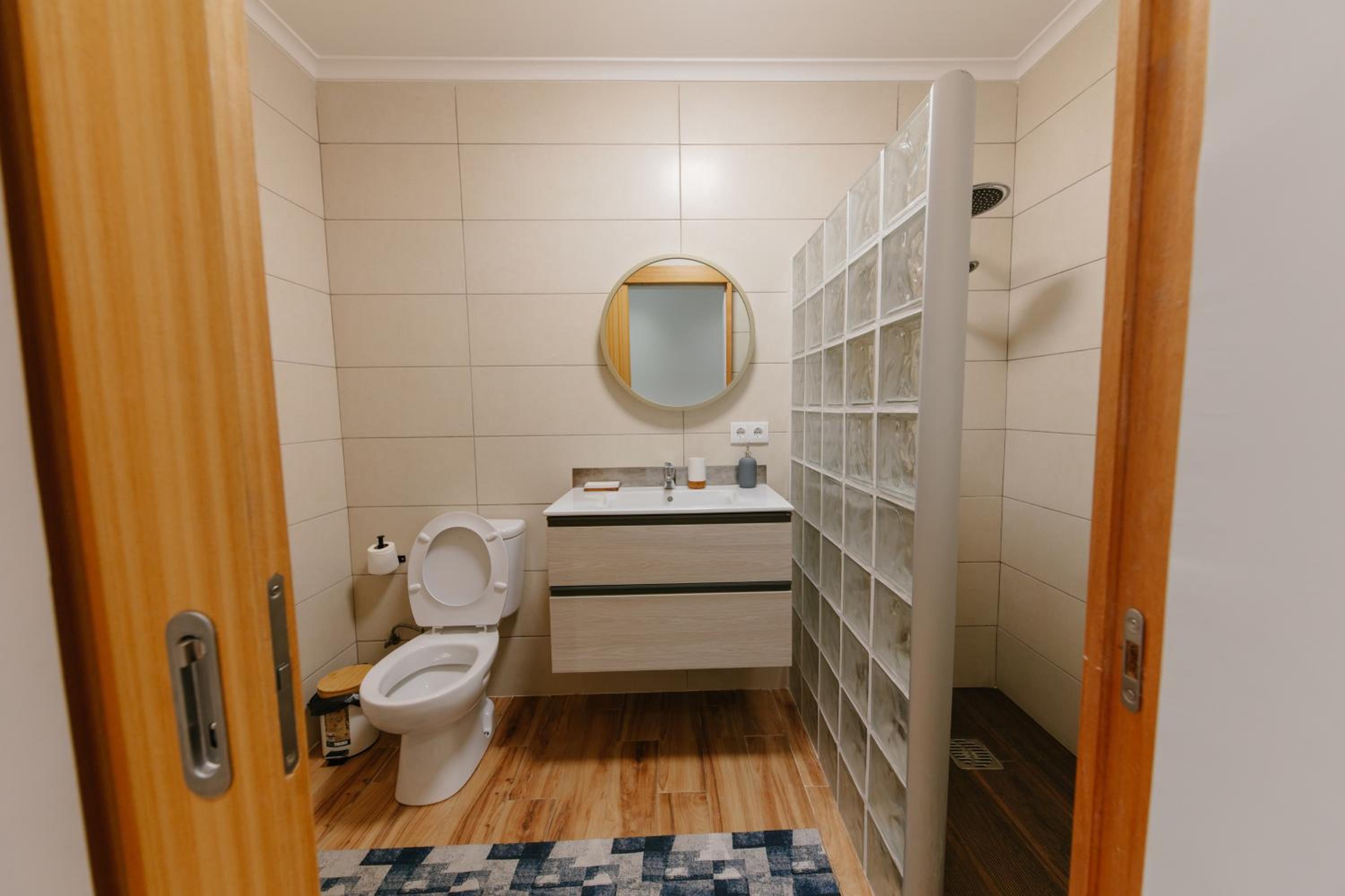 One-Bedroom Apartment photo 2