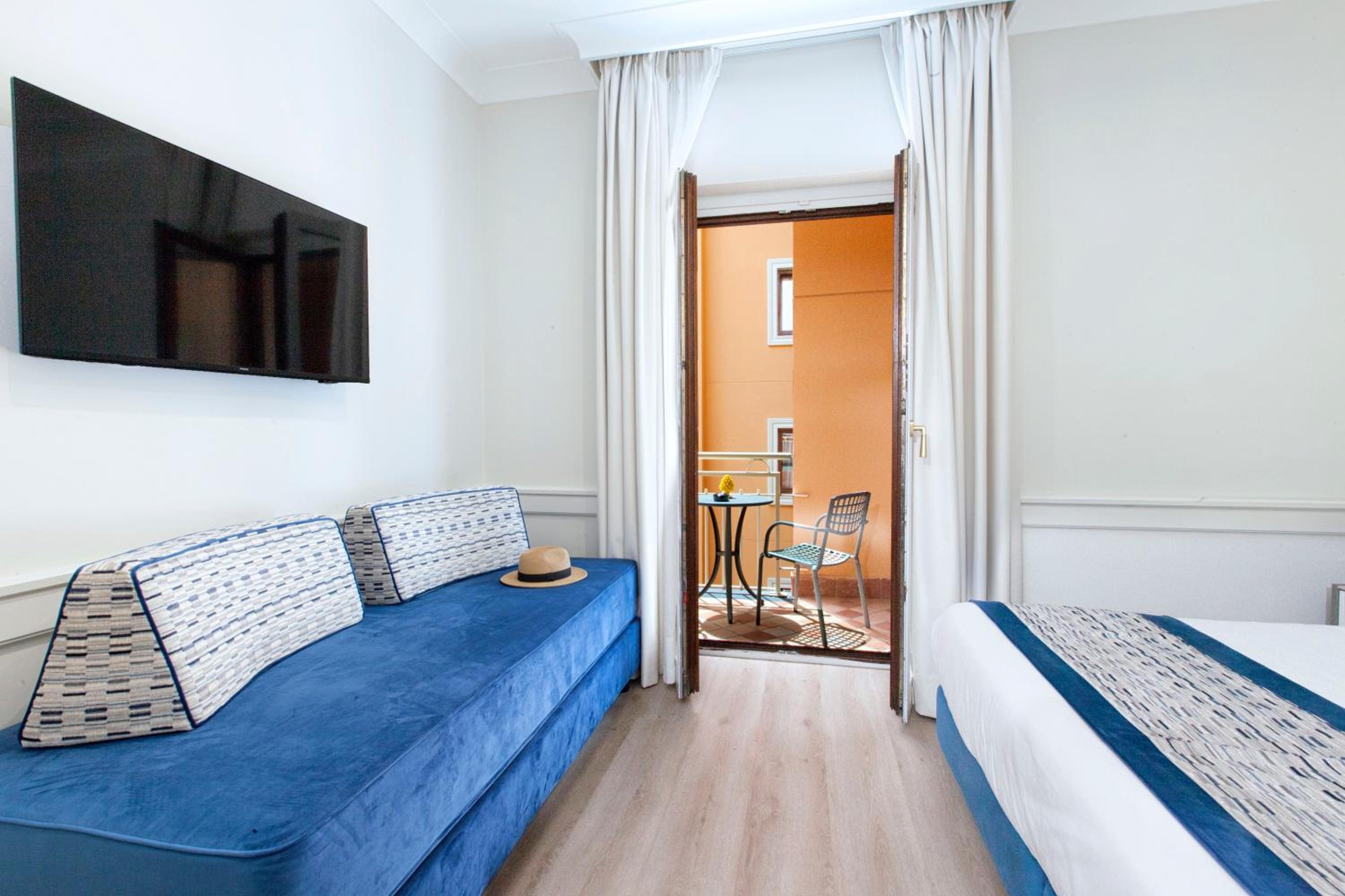 Deluxe Double or Twin Room with Balcony