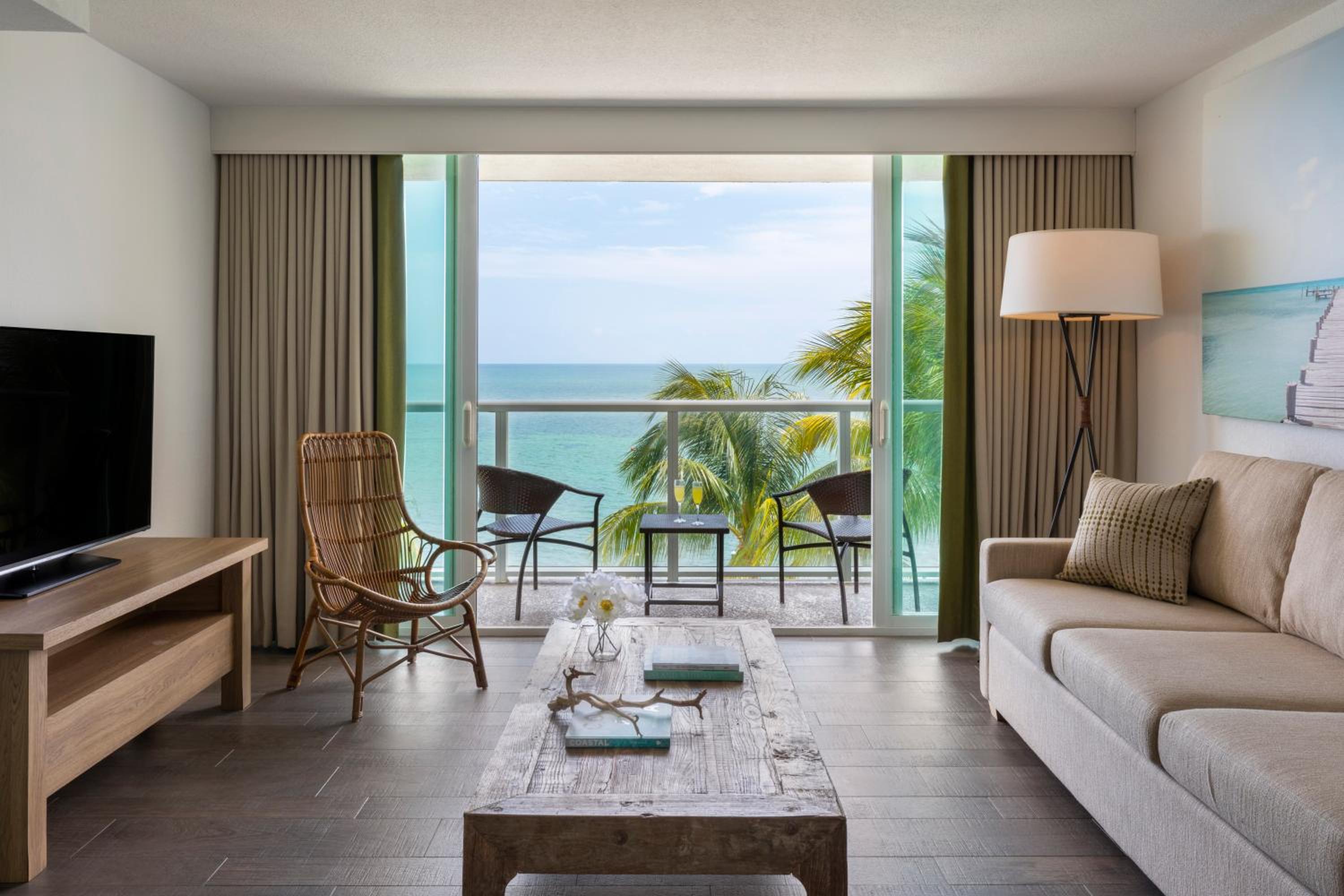  Oceanfront One-Bedroom King Suite - Photo 2