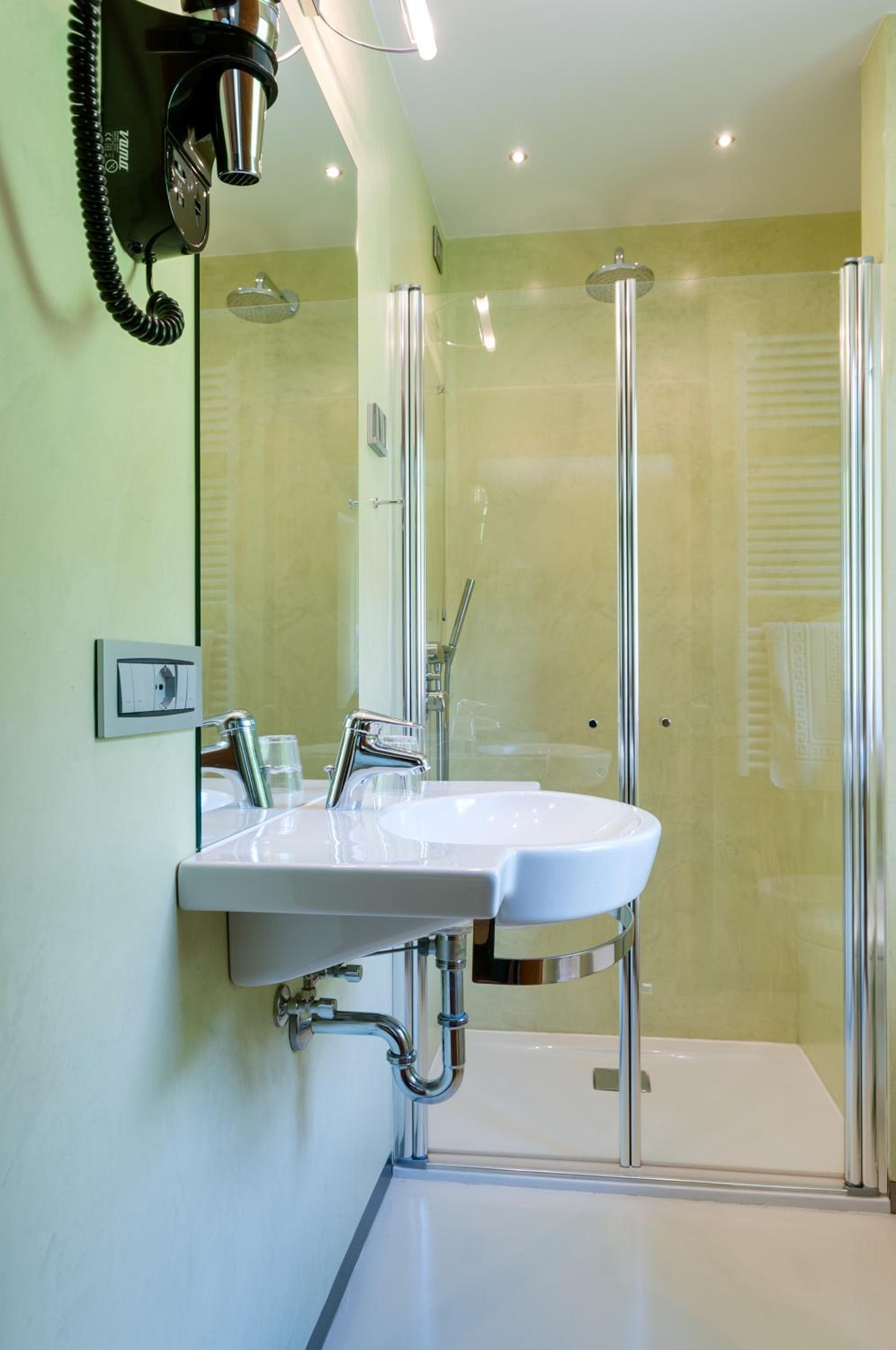 Double or Twin Room photo 3