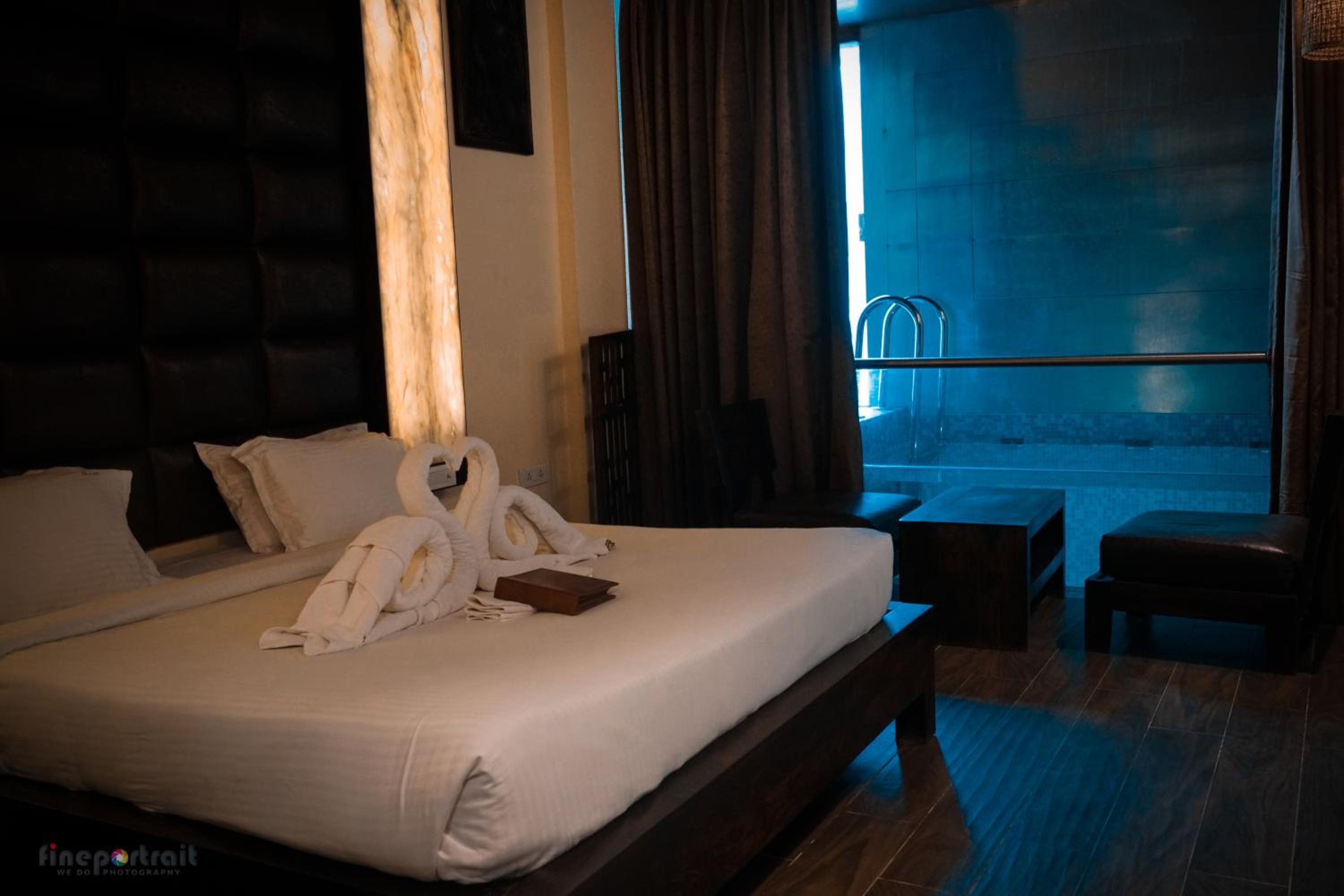 Deluxe ROOM WITH PRIVATE POOL (10% off on session of Spa  + Enjoy Happy Hours + Enjoy Happy Hours + 20% off on Food & Beverage services) photo 2
