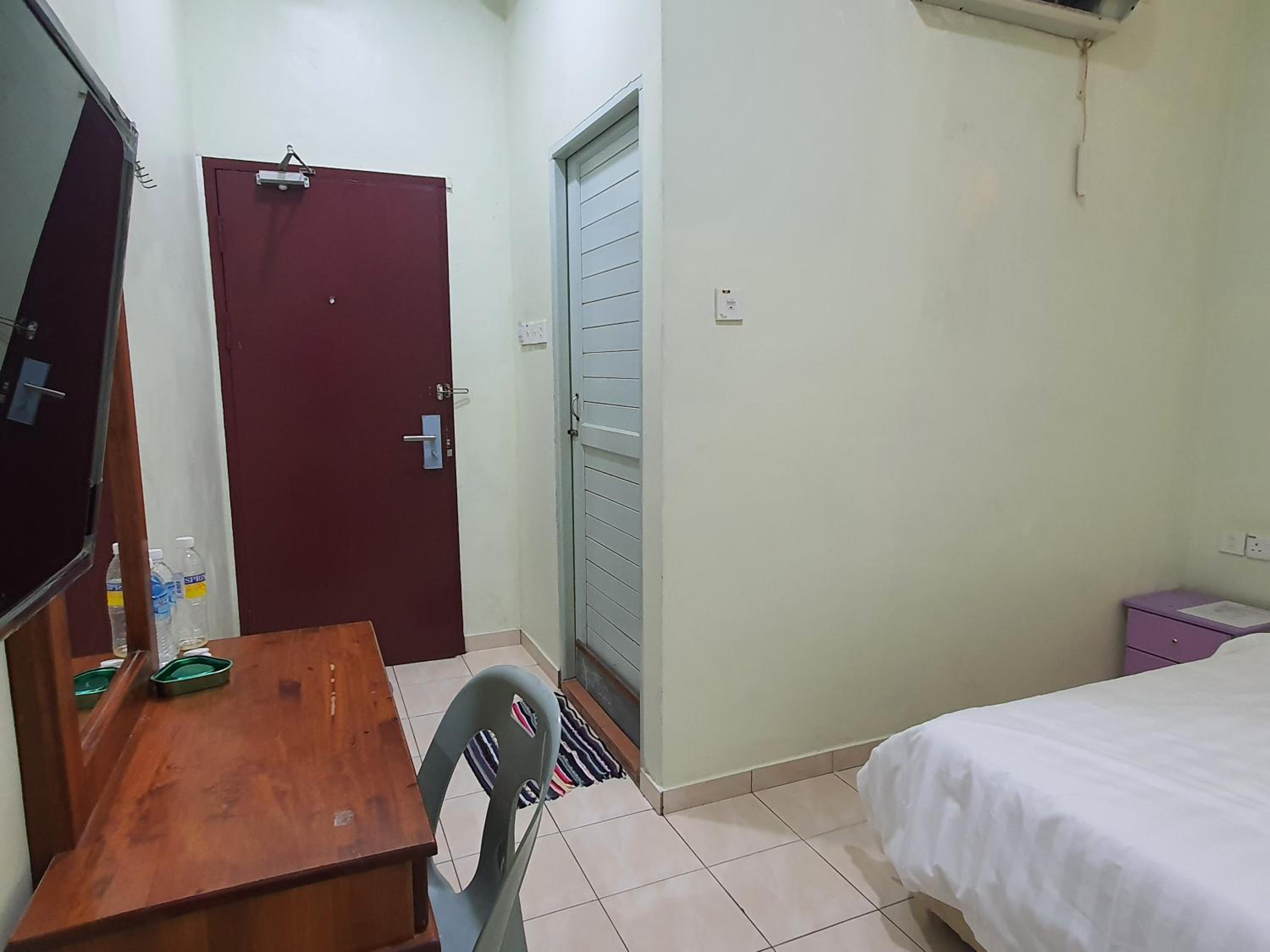 Standard Double Room - Photo 4