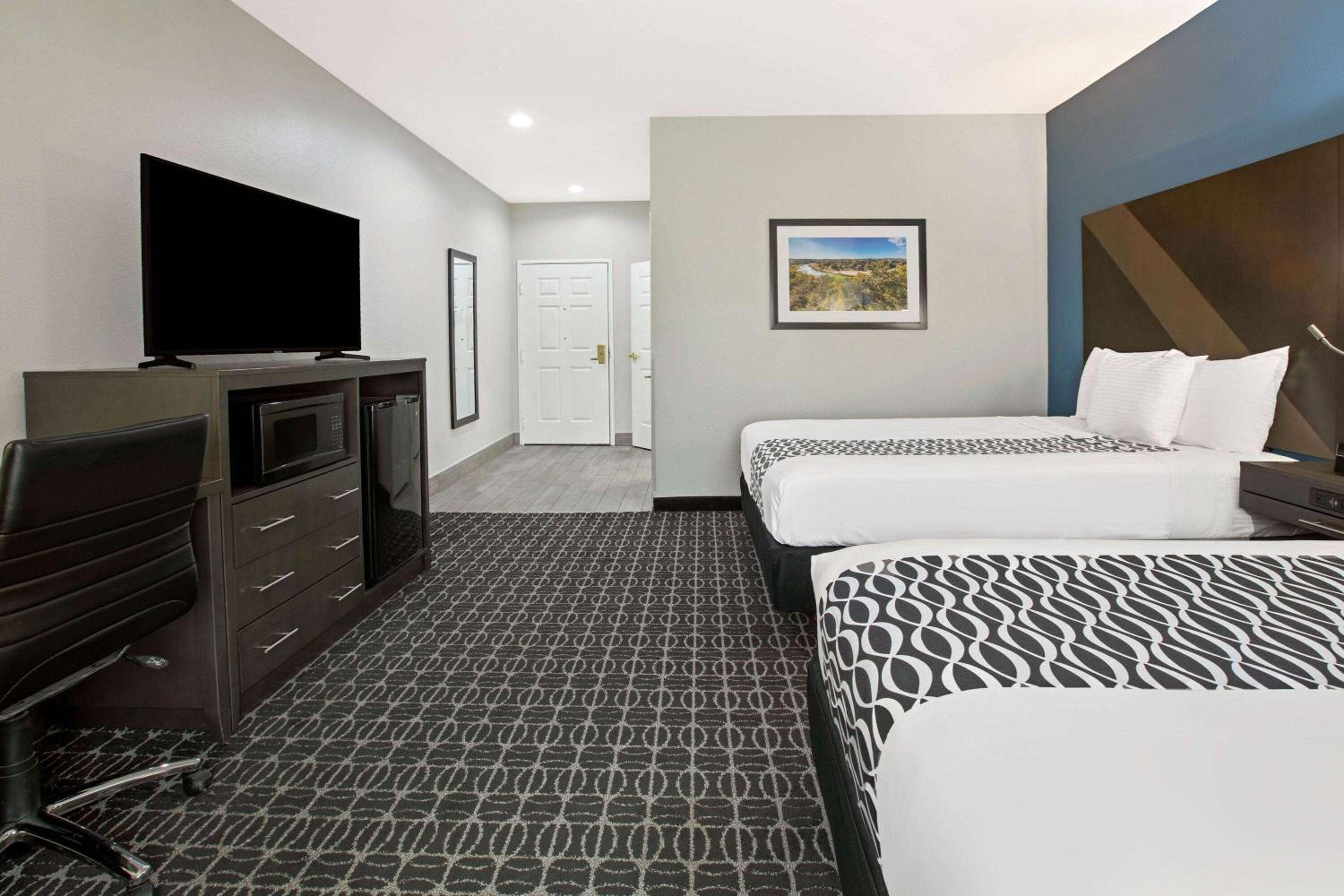 Queen Room with Two Queen Beds and Mobility/Hearing Access - Non-Smoking - Photo 1