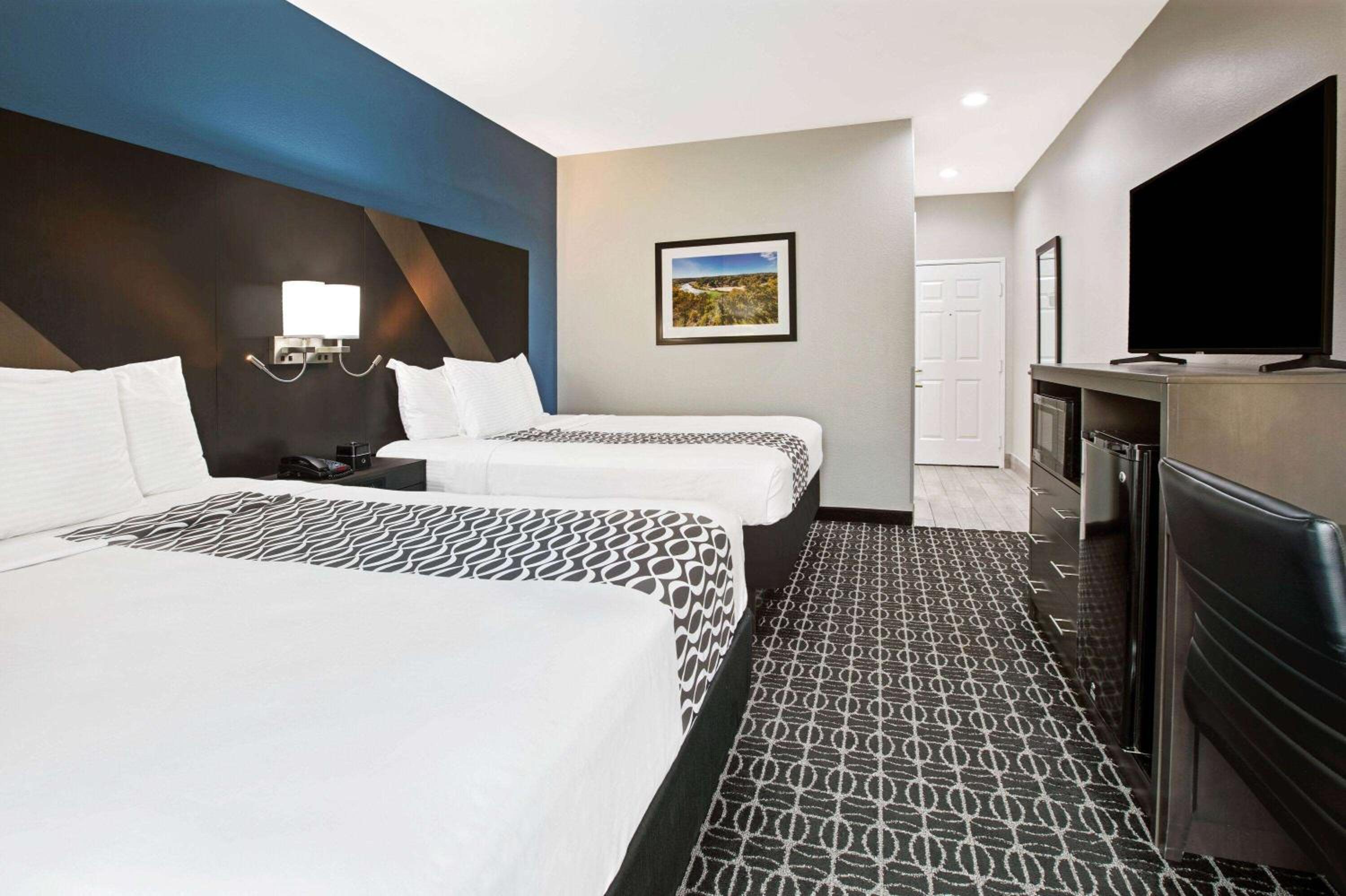 Queen Room with Two Queen Beds - Photo 1