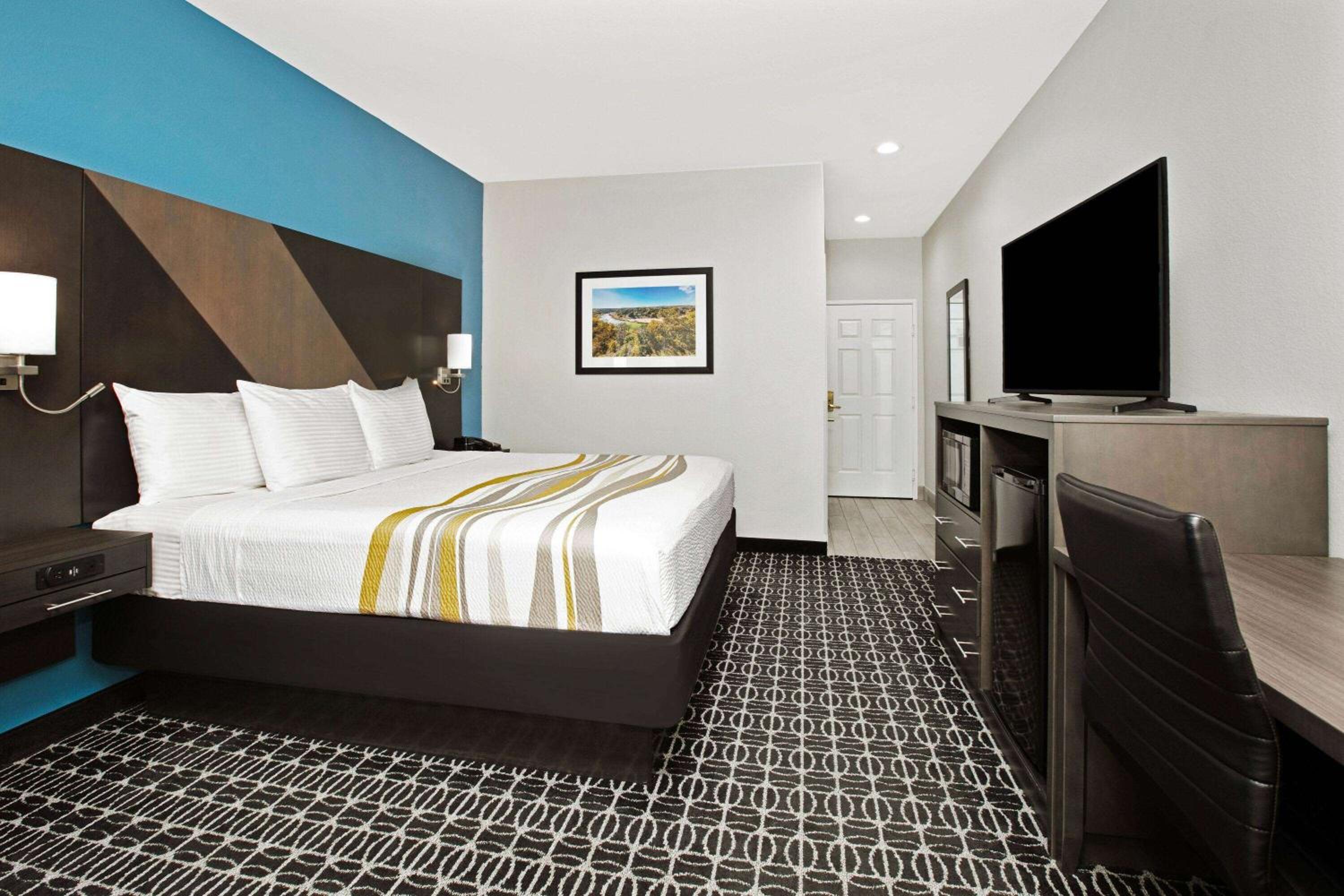 King Room - Non-Smoking - Photo 1