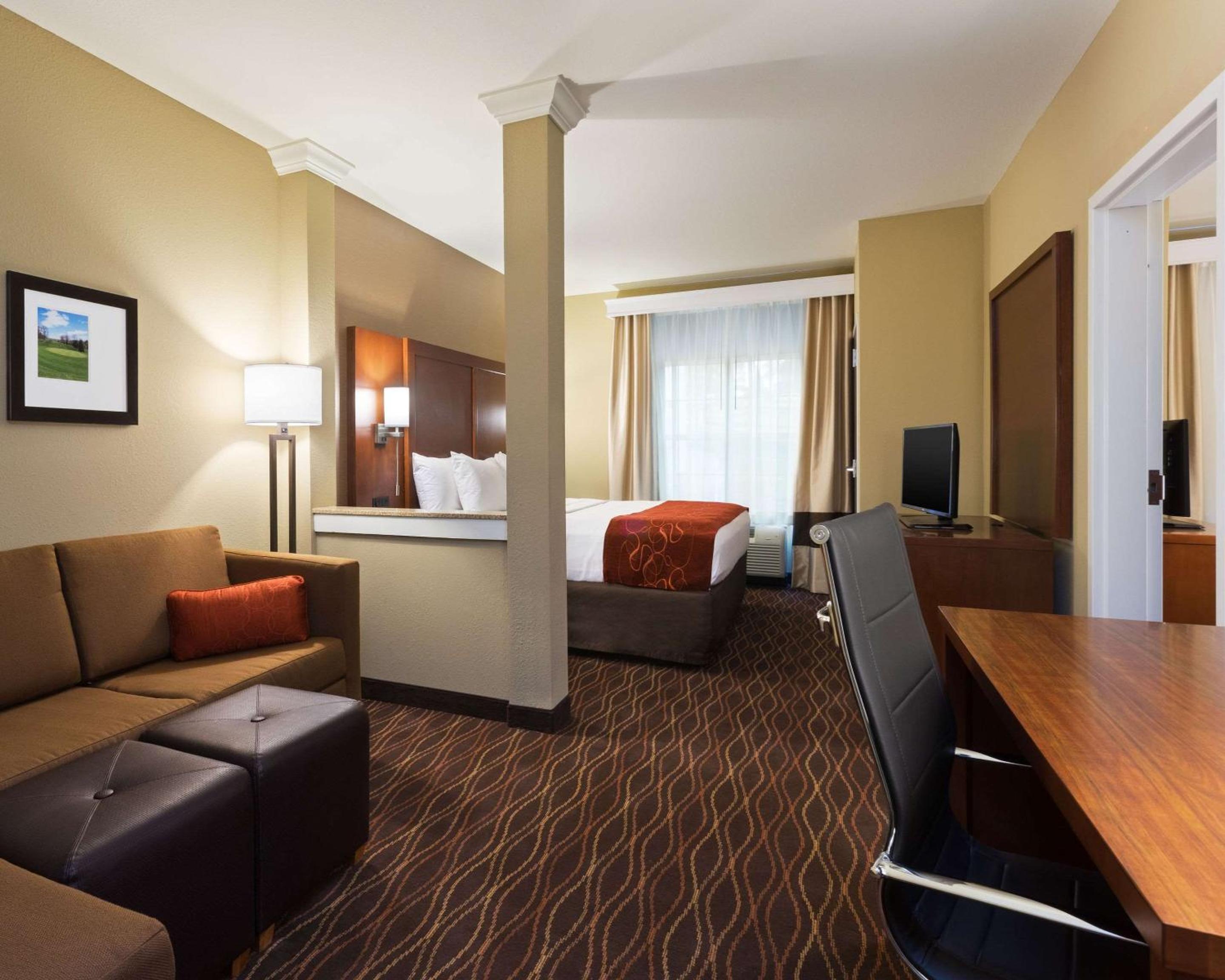 Two-Bedroom Suite photo 2