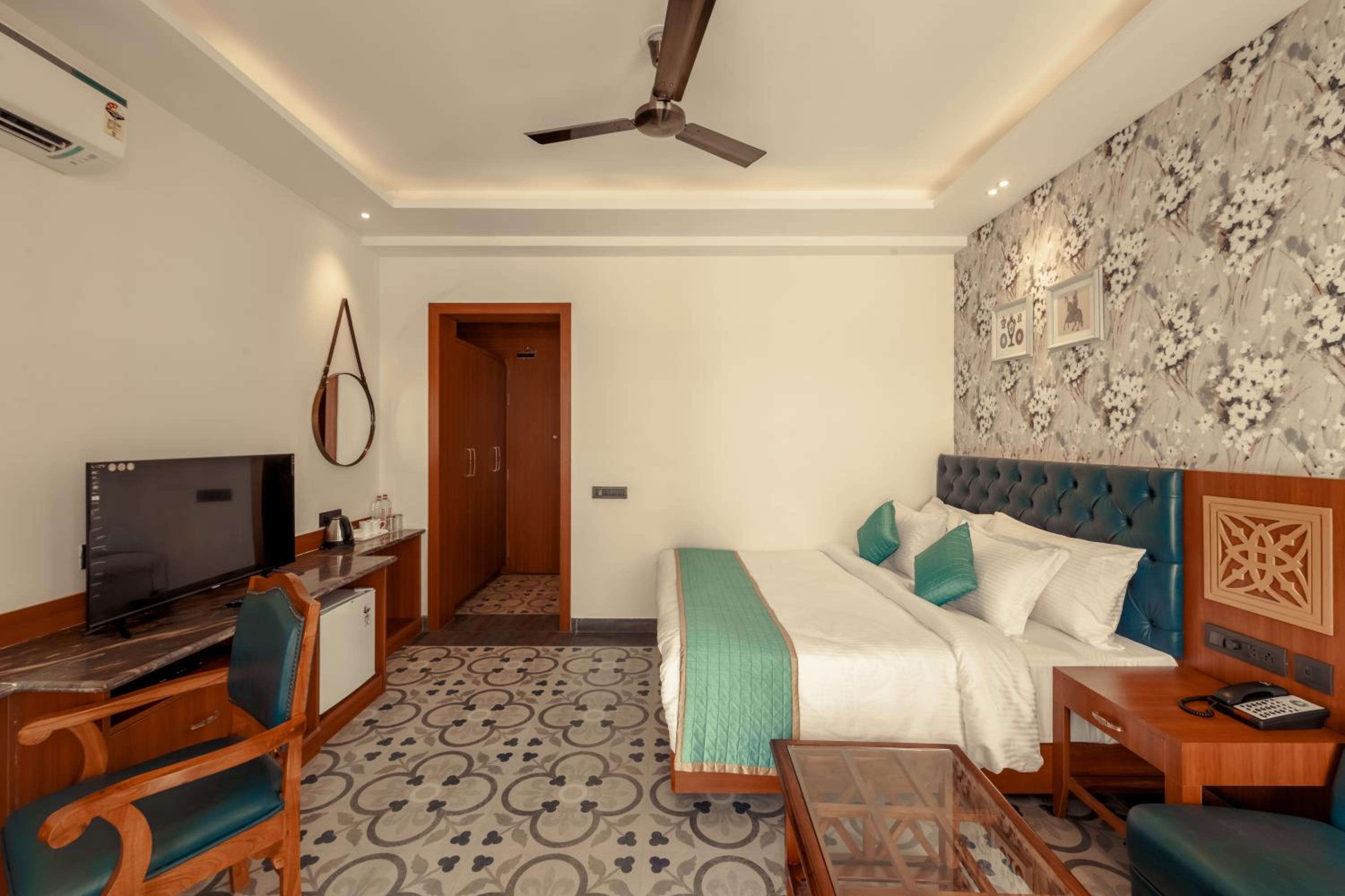 Deluxe Double Room with Balcony