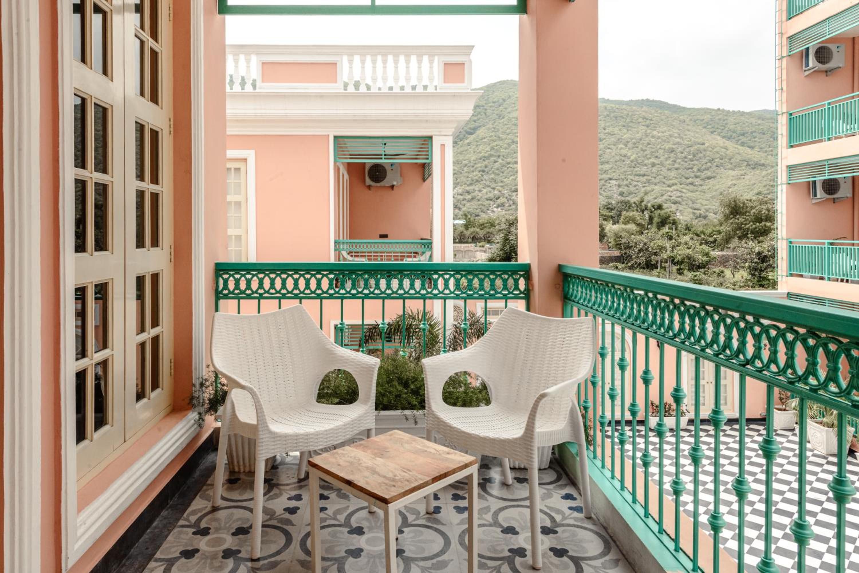 Deluxe Double Room with Balcony photo 2