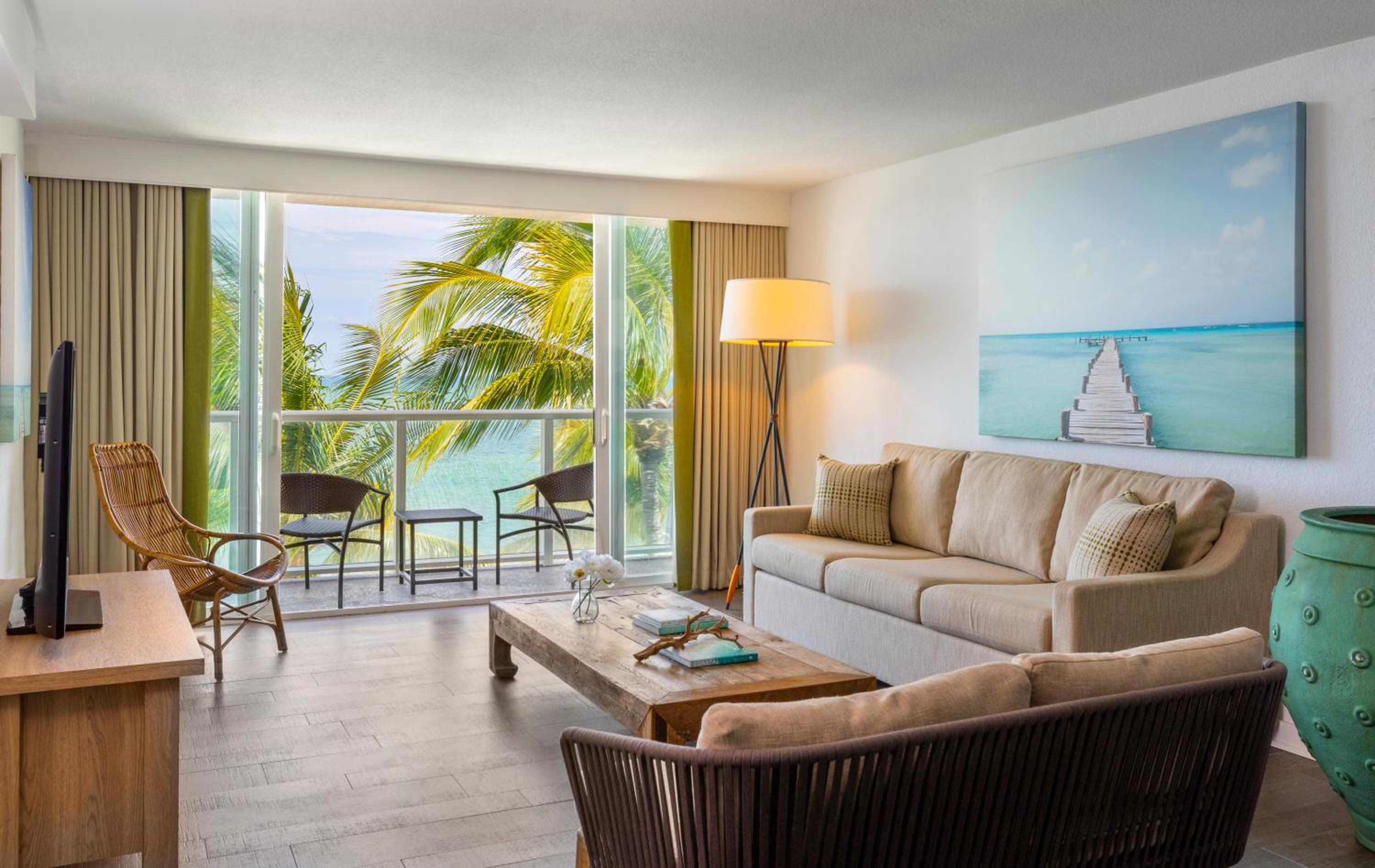 One-Bedroom Suite - Photo 3