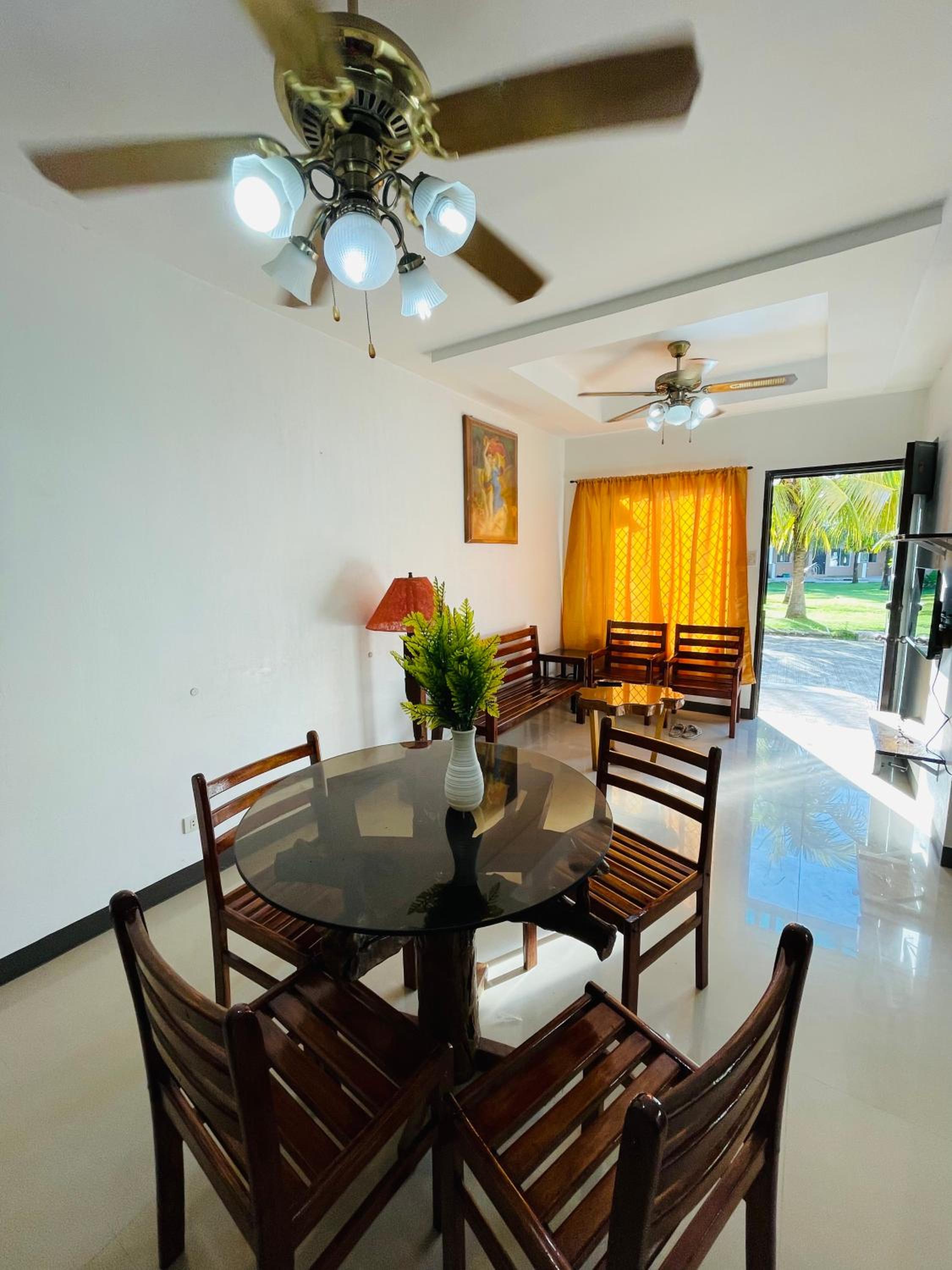 Three-Bedroom House photo 3