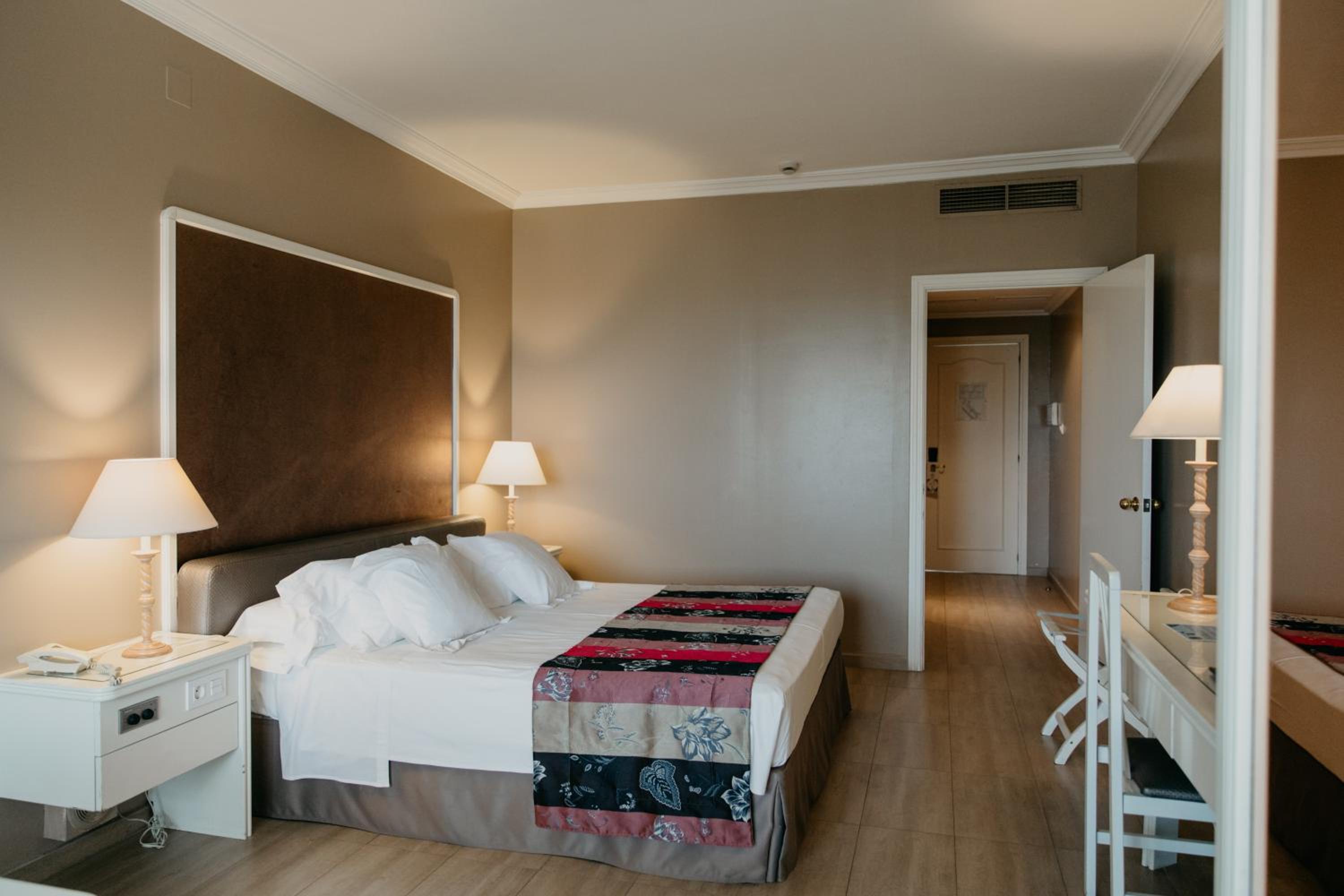 Double Room - Photo 8