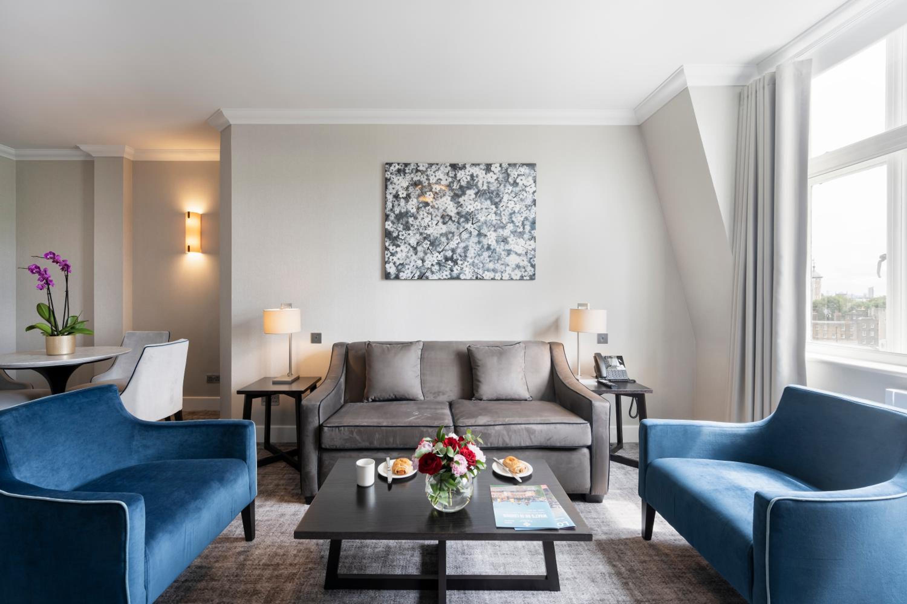 Family Apartment with Kitchen, City View