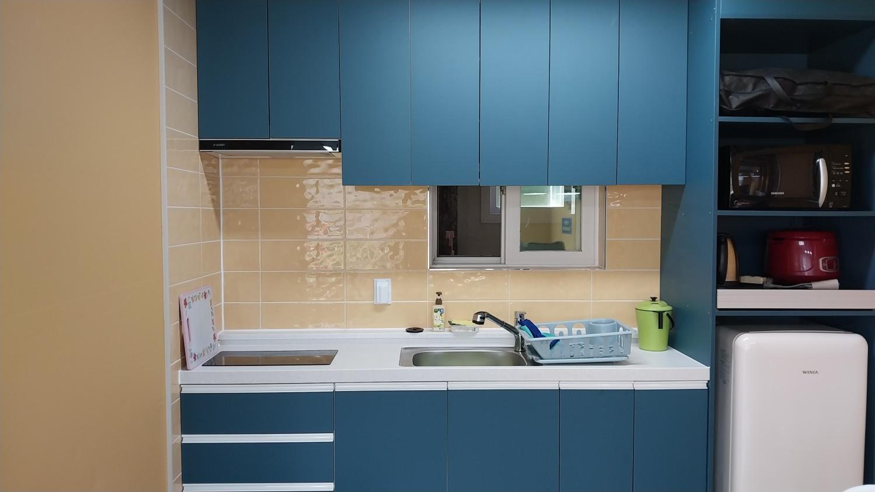 One-Bedroom House - Photo 9