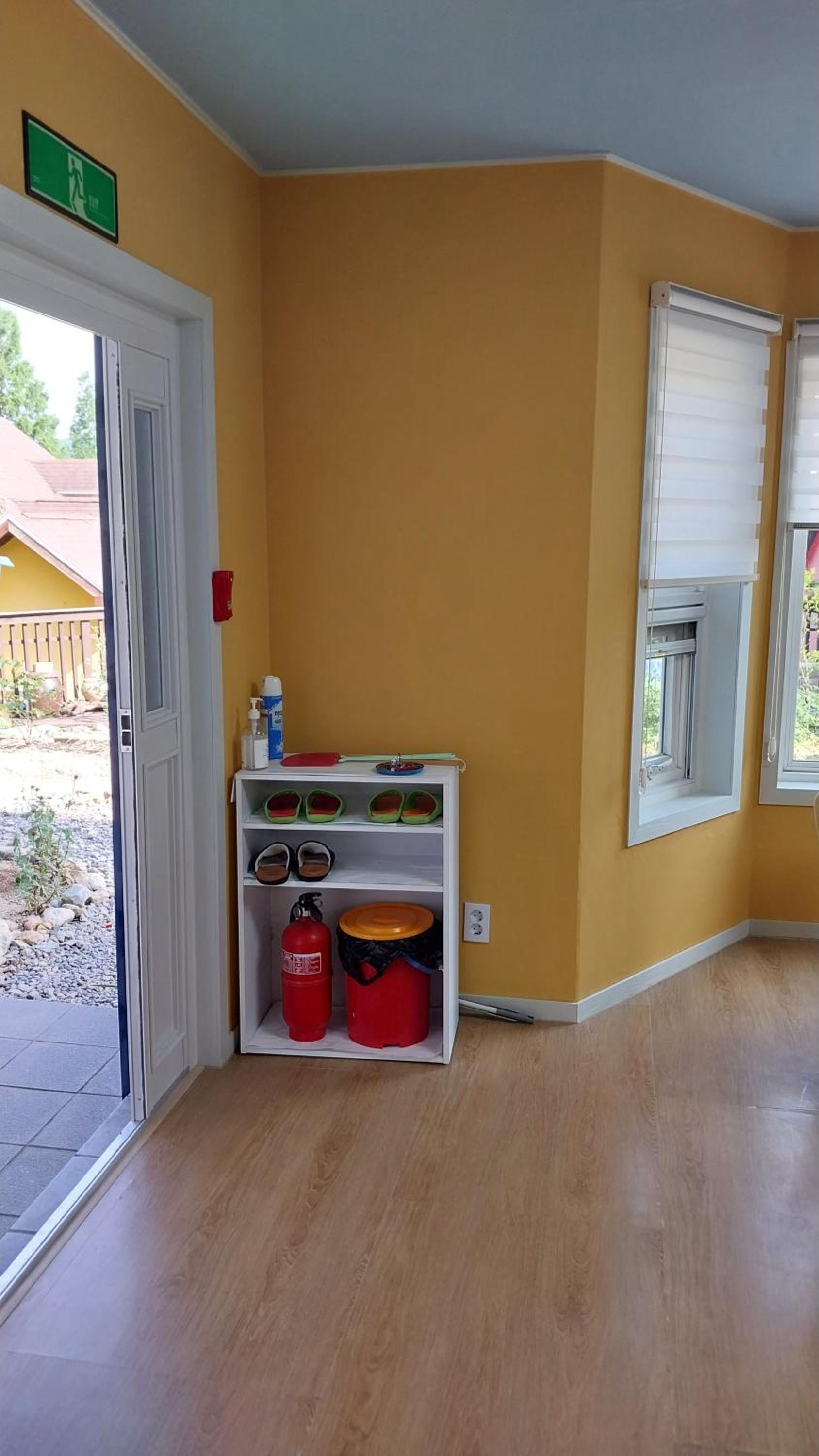 One-Bedroom House - Photo 3