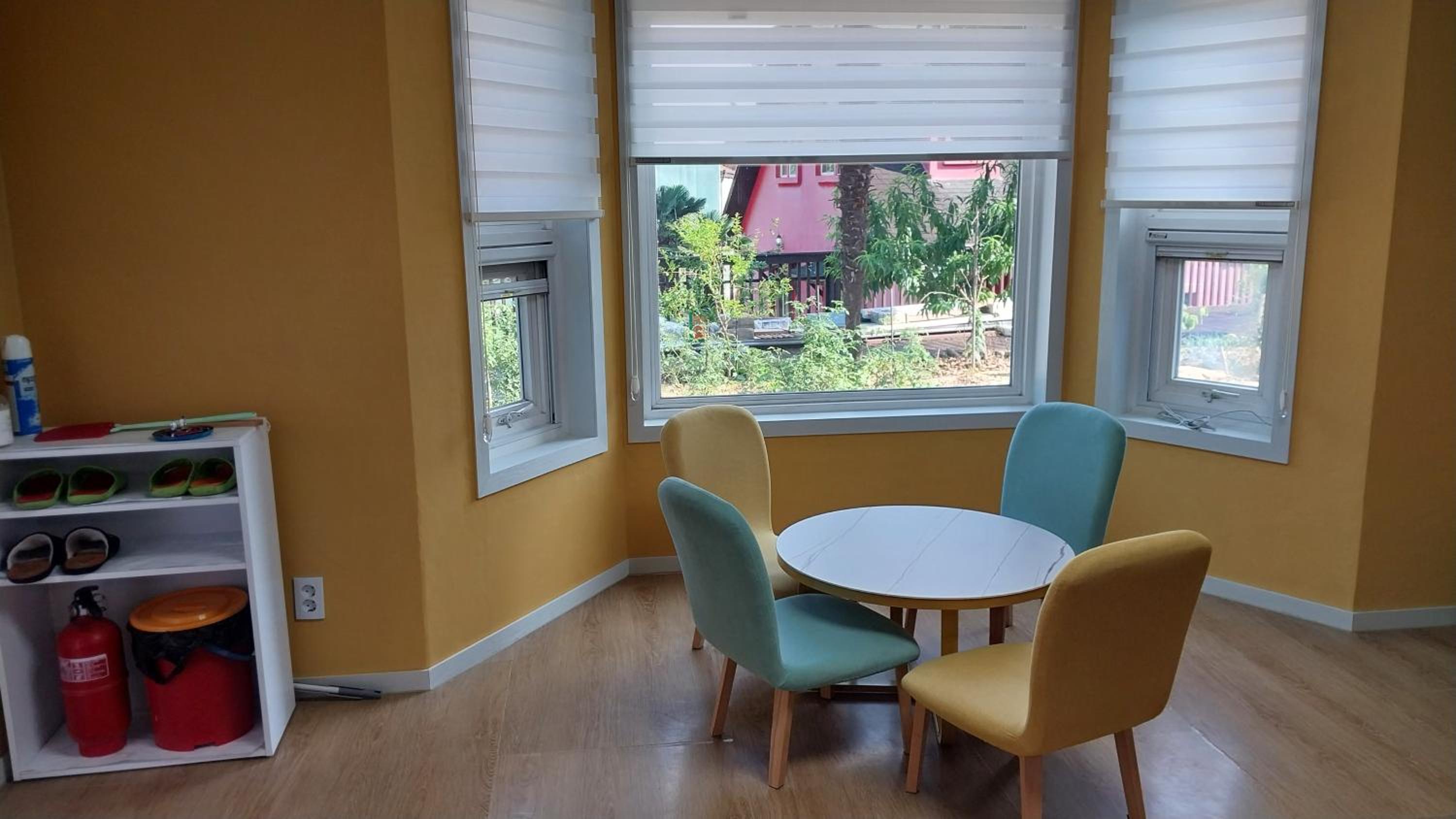 One-Bedroom House - Photo 2