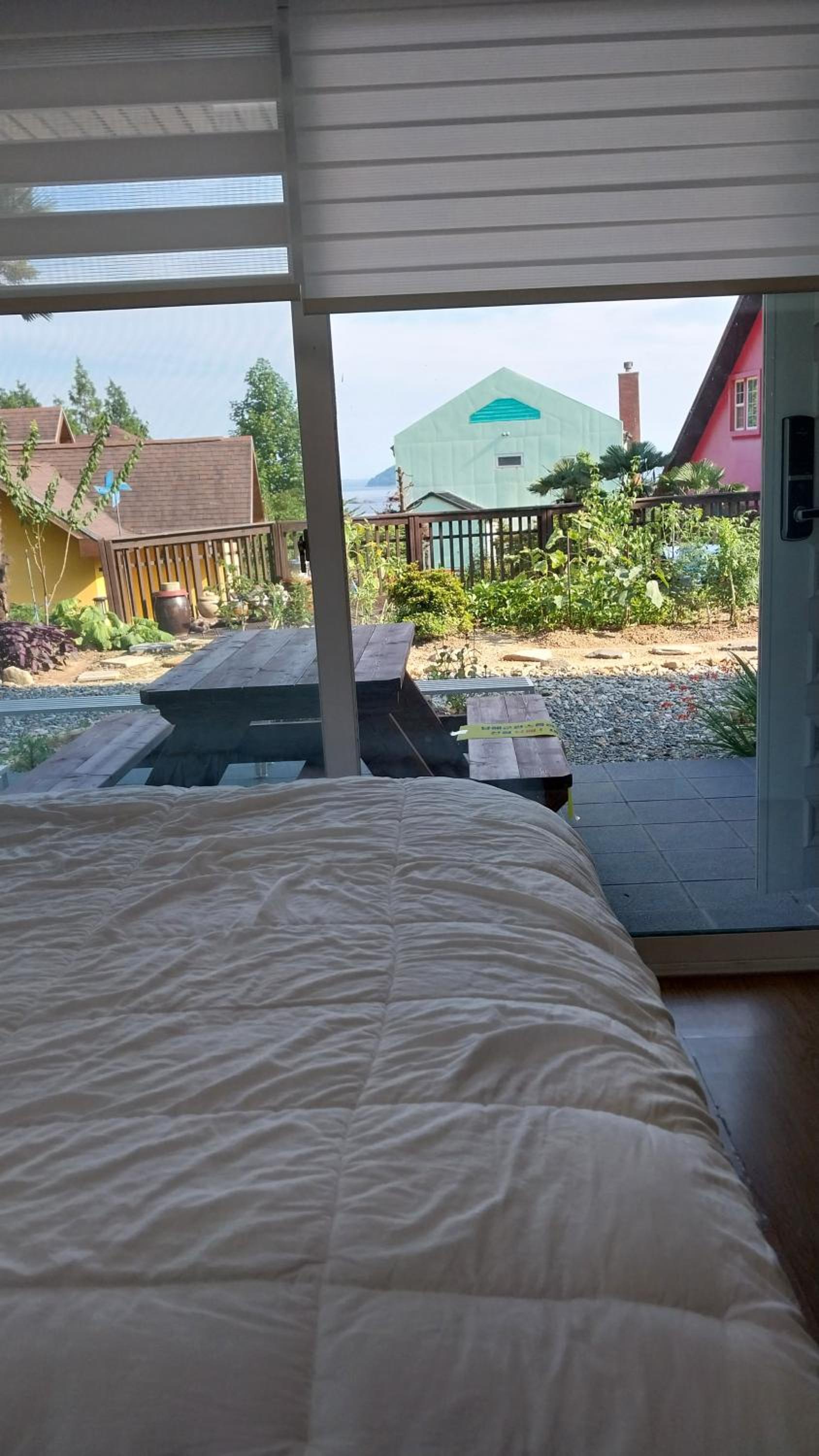 One-Bedroom House - Photo 4