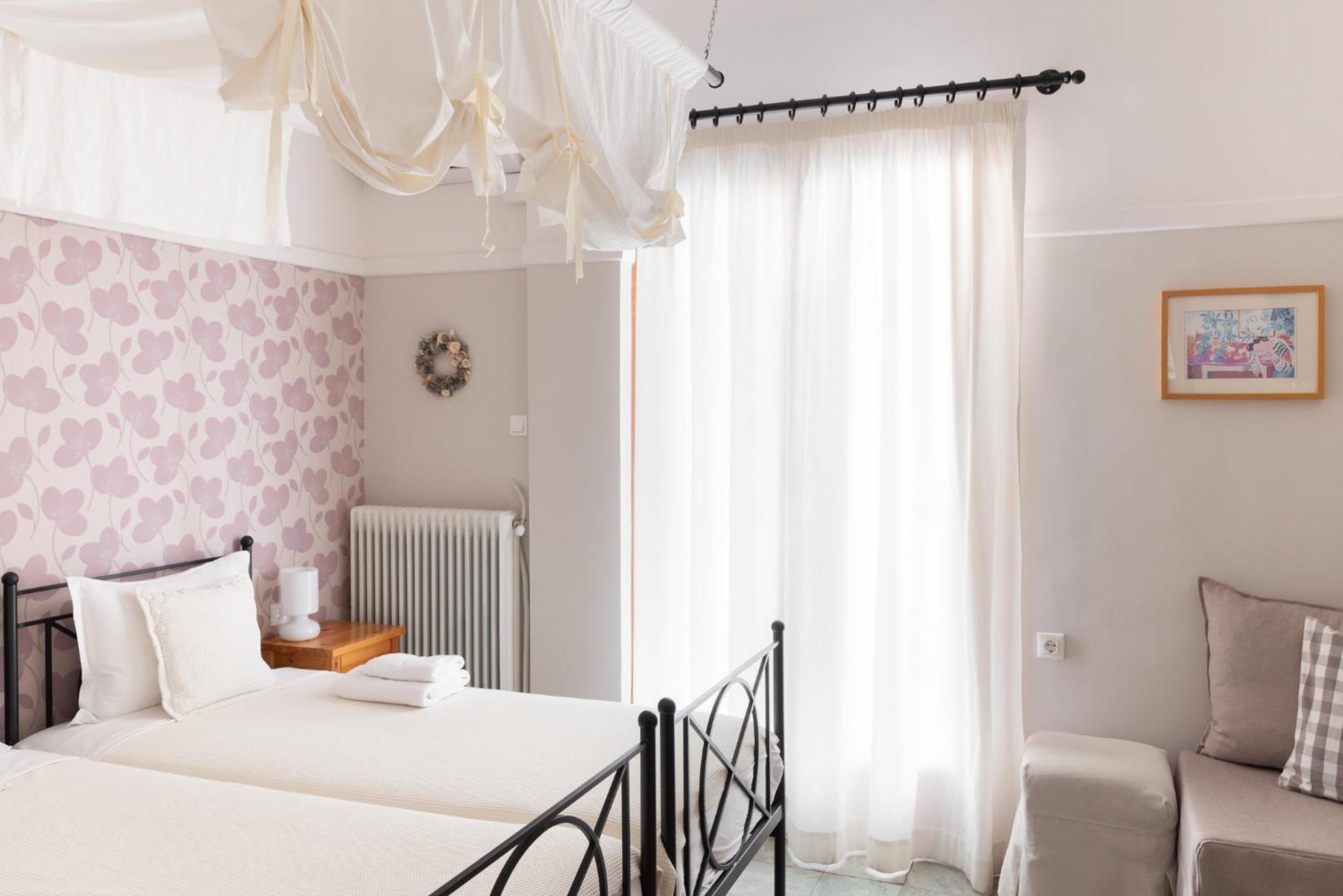 Double Room (plus 1 extra bed)
