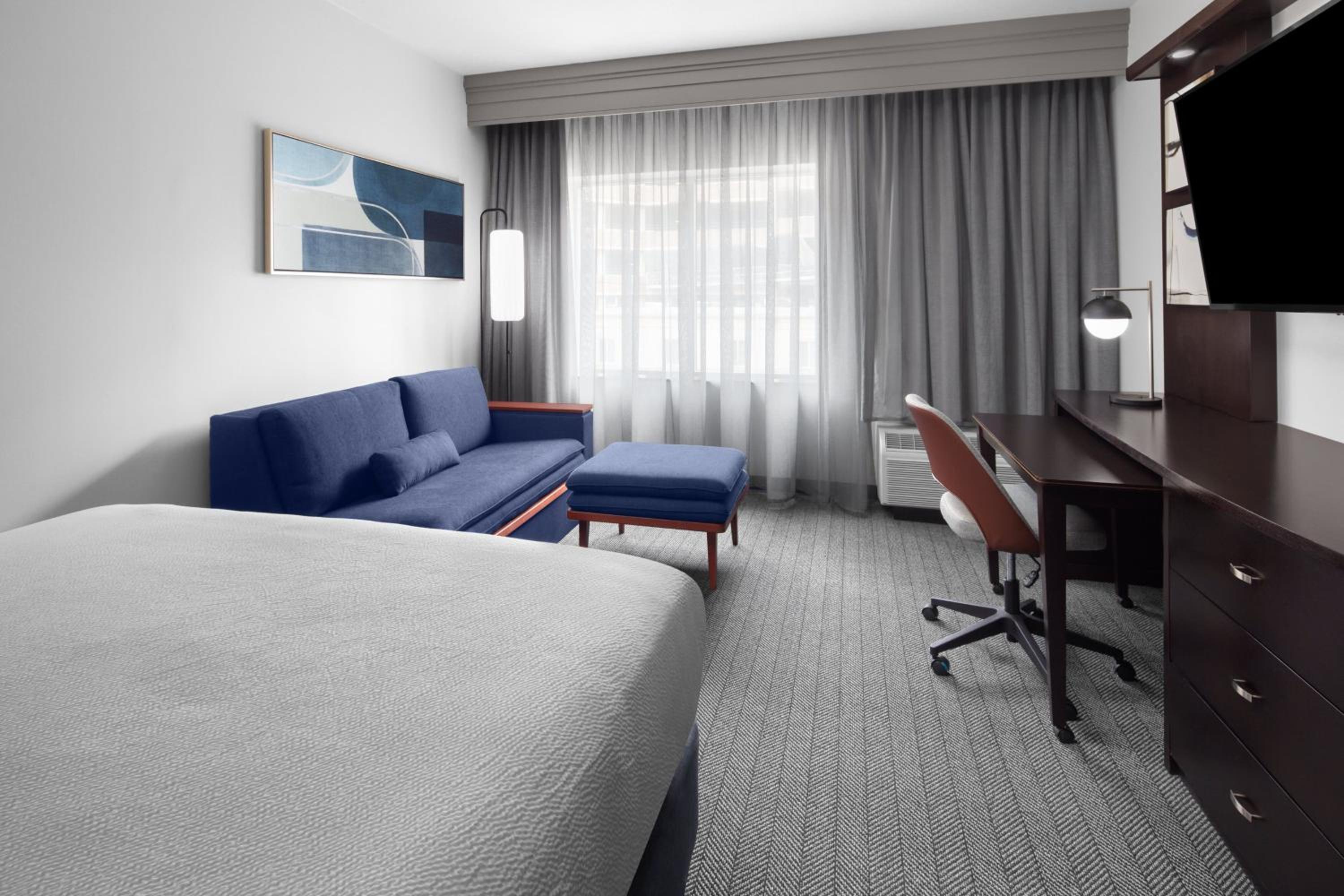 King Room with Sofa Bed - Hearing Accessible