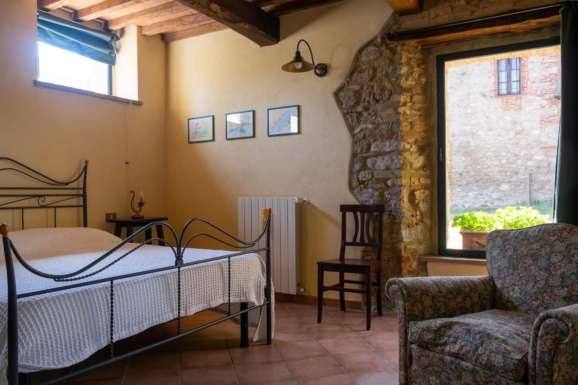 Double Room - Photo 3