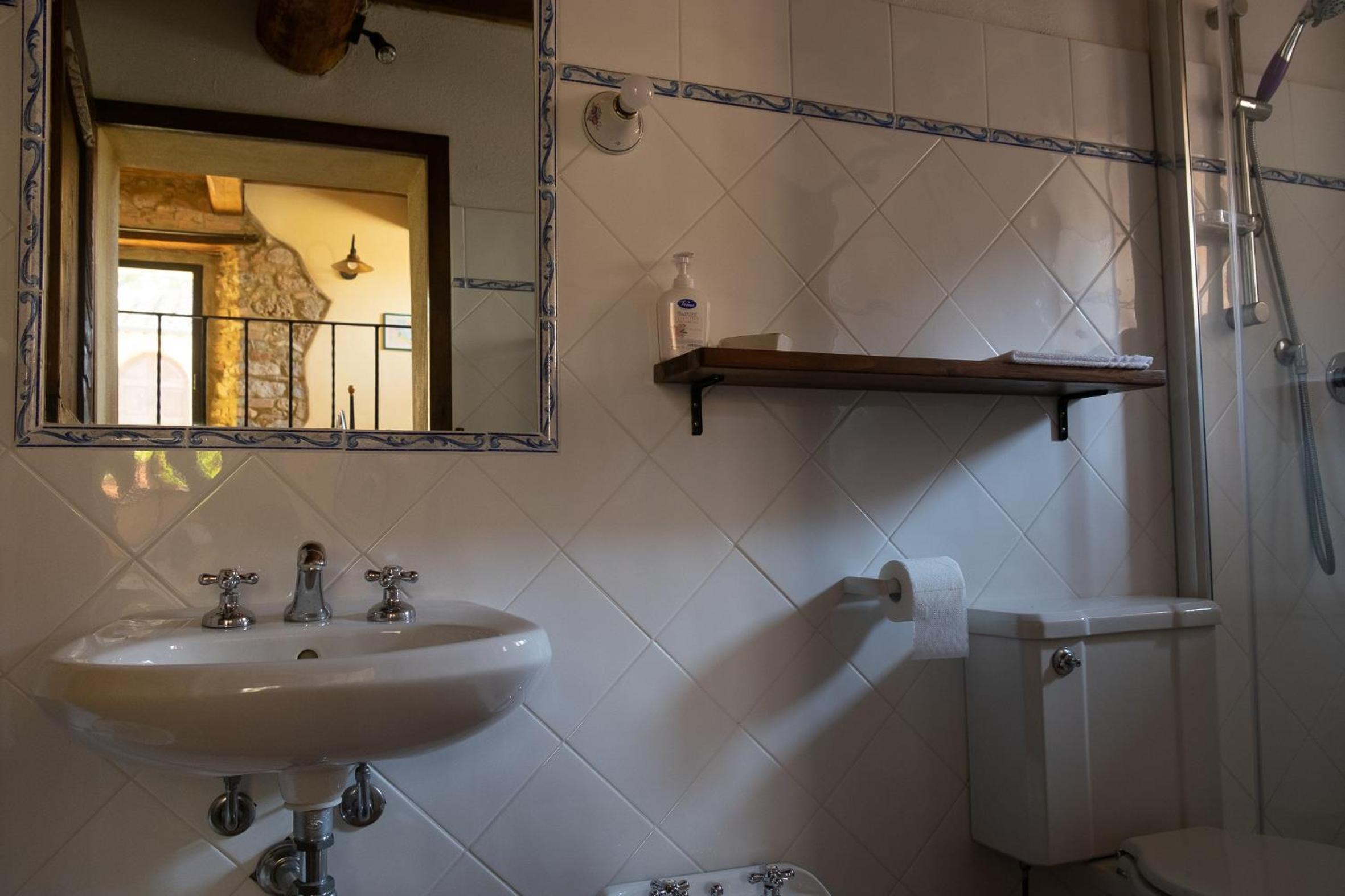 Double Room - Photo 2