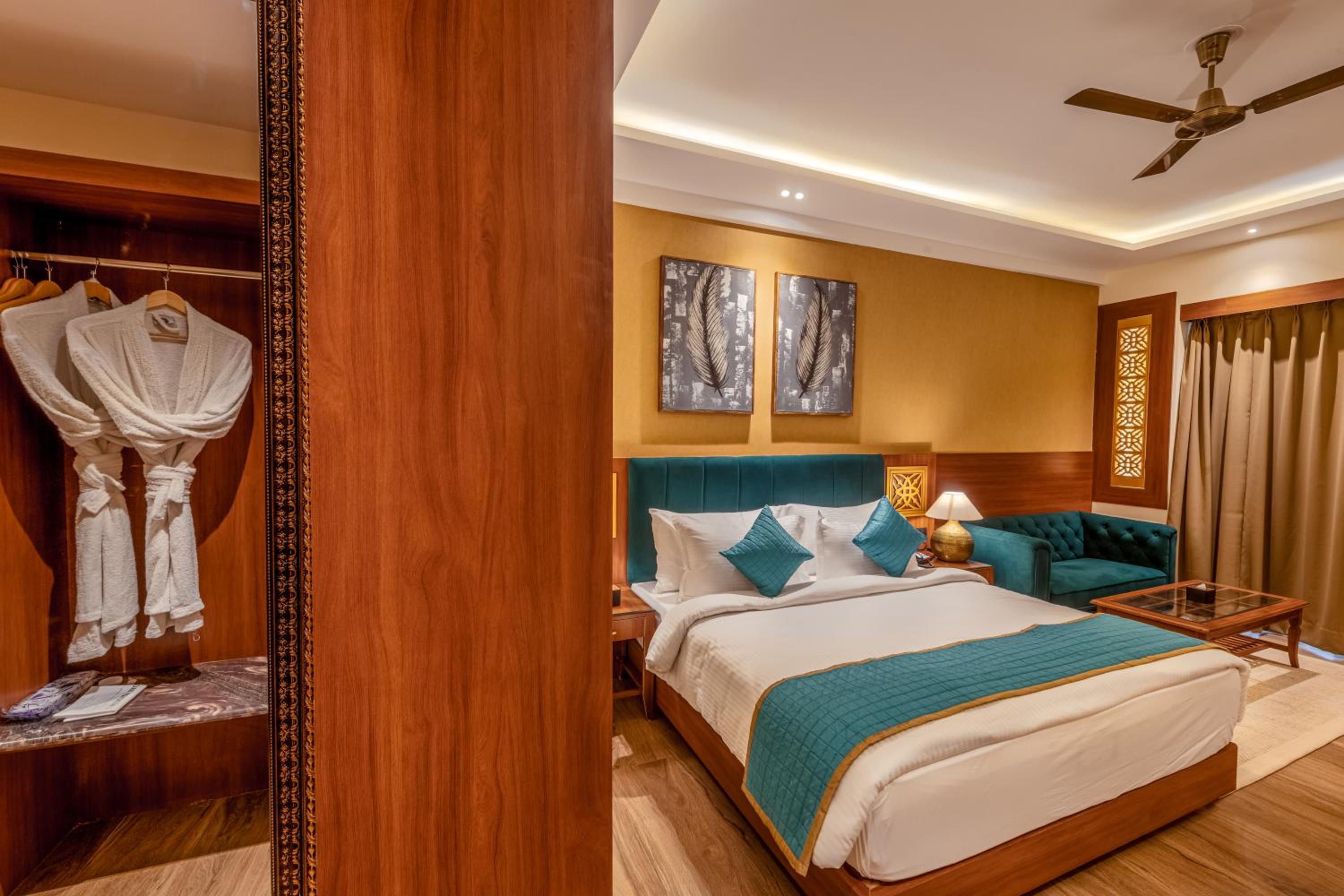 Superior King Room