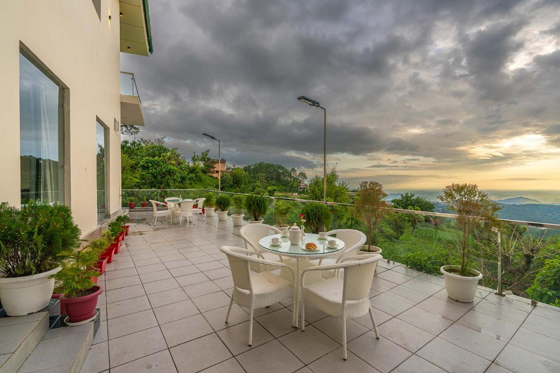 Villa photo 2