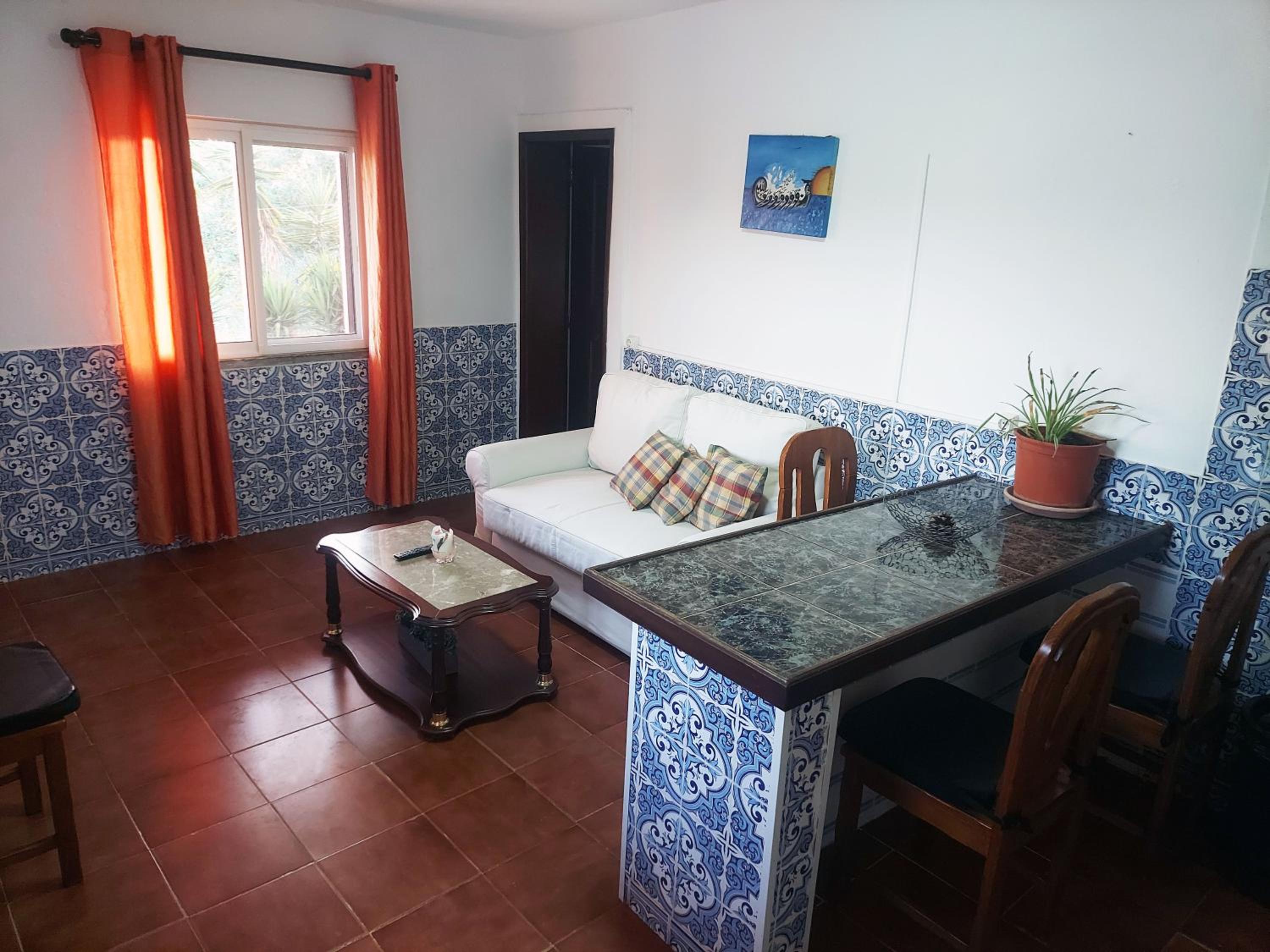 One-Bedroom Apartment with Pool View photo 2