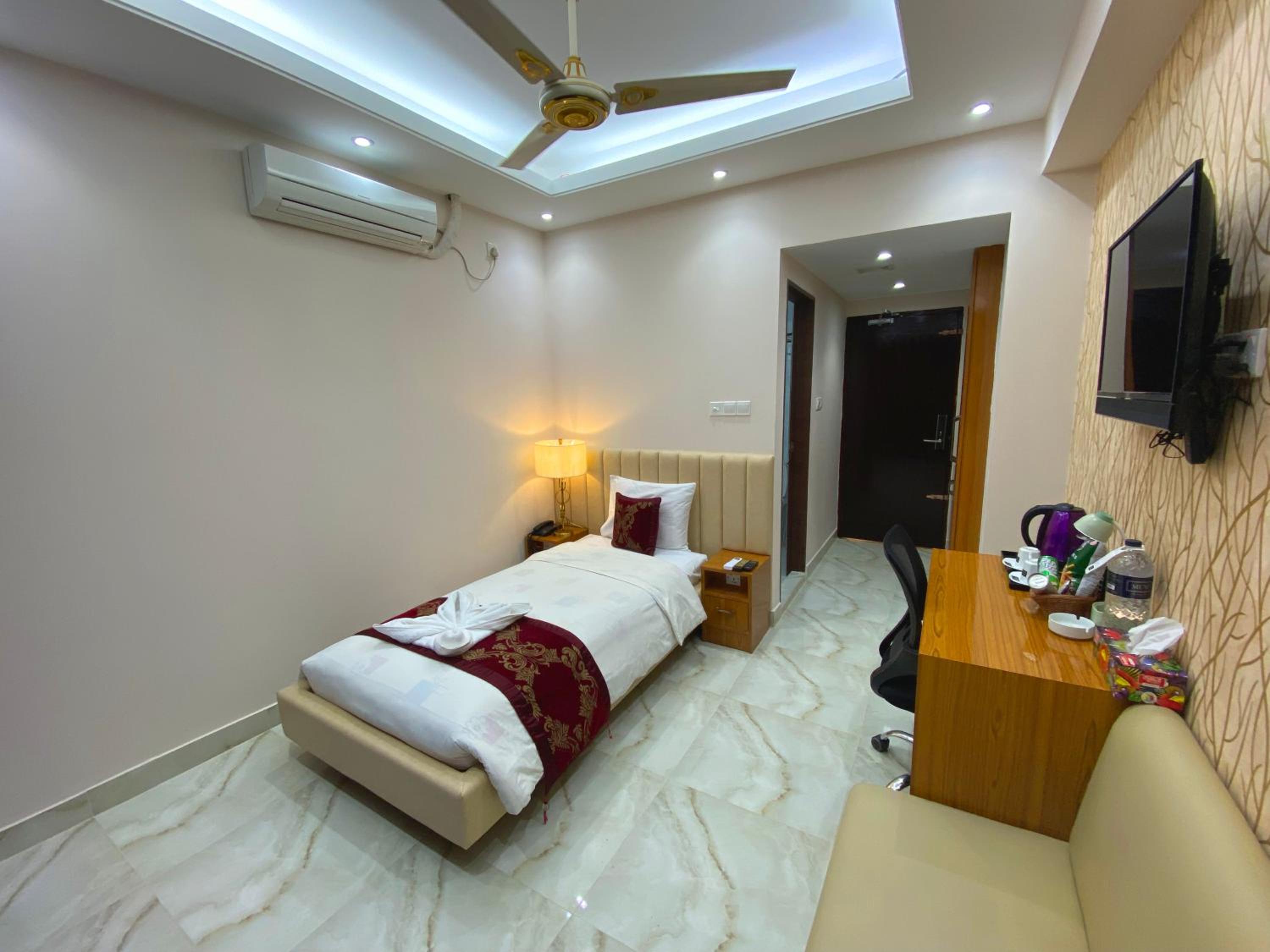 Deluxe Single Room photo 3