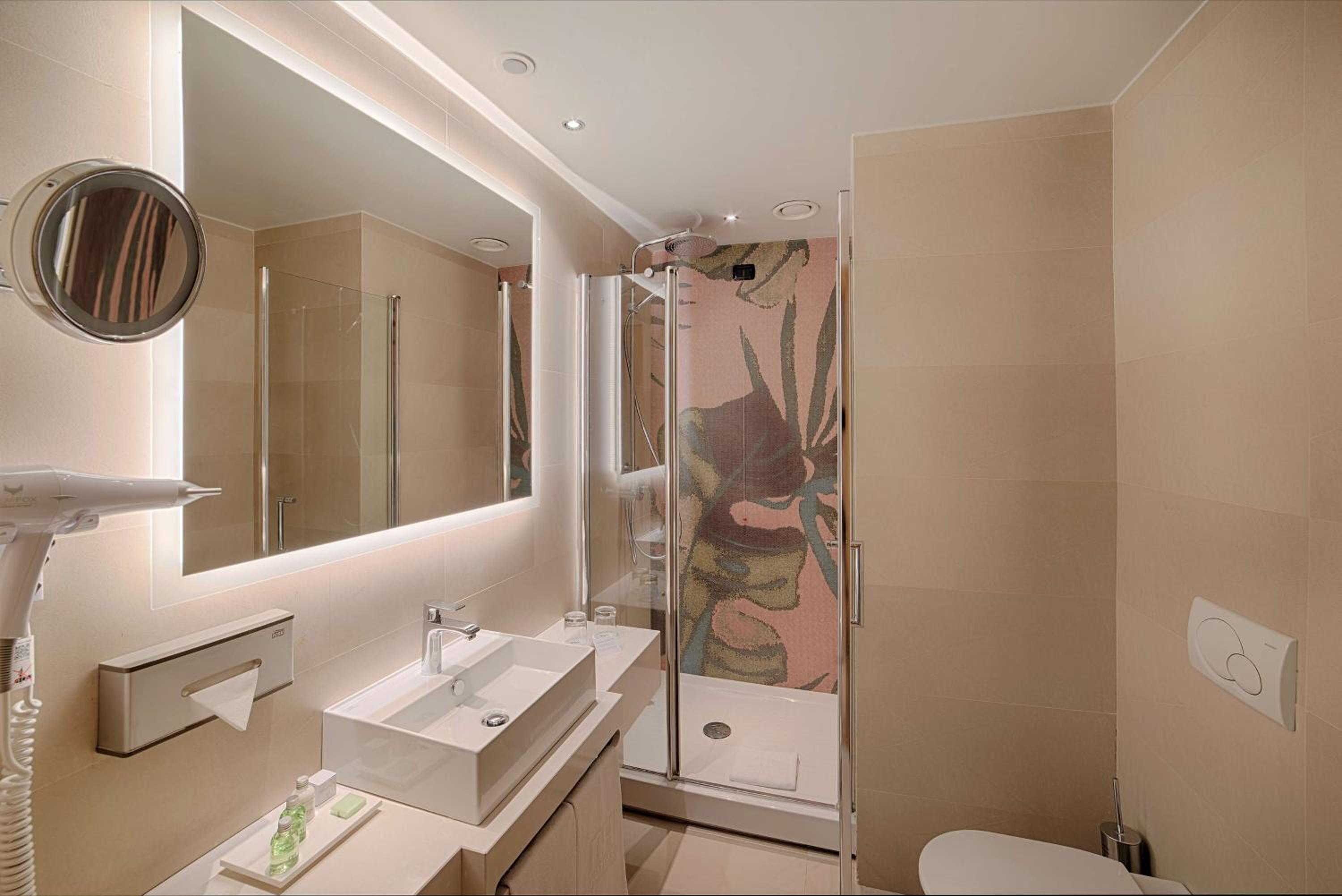 Junior Suite VIP Floor thumbnail 6