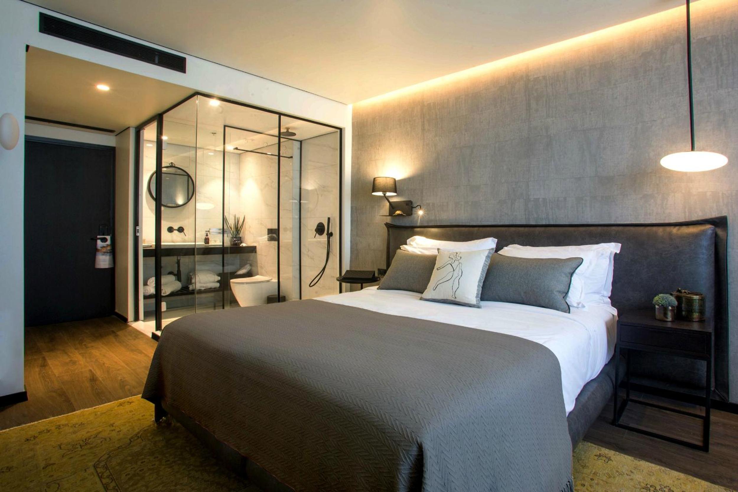 Superior Room (2 Adults+1 Child)