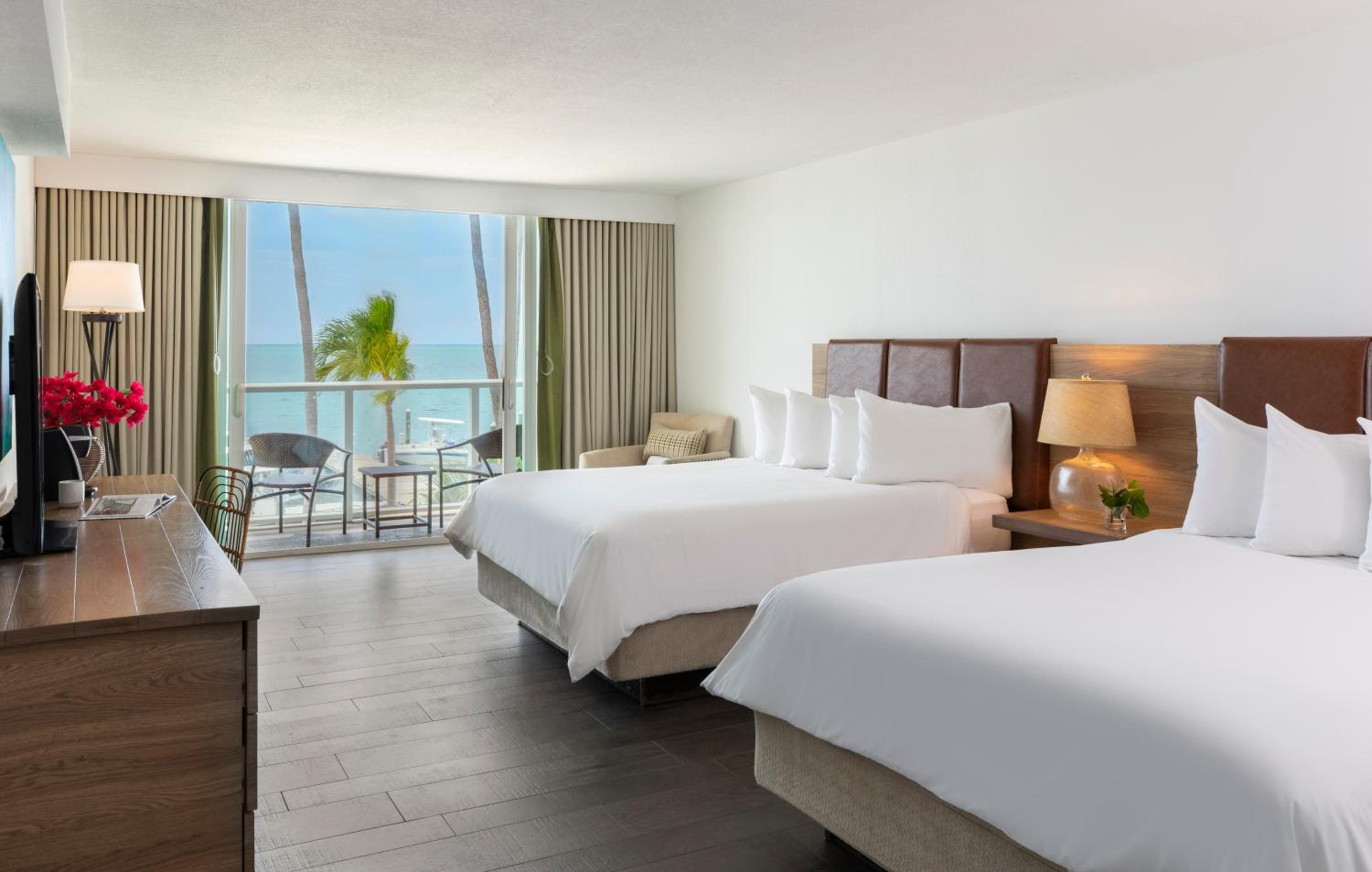 Oceanfront Queen Room - Photo 1