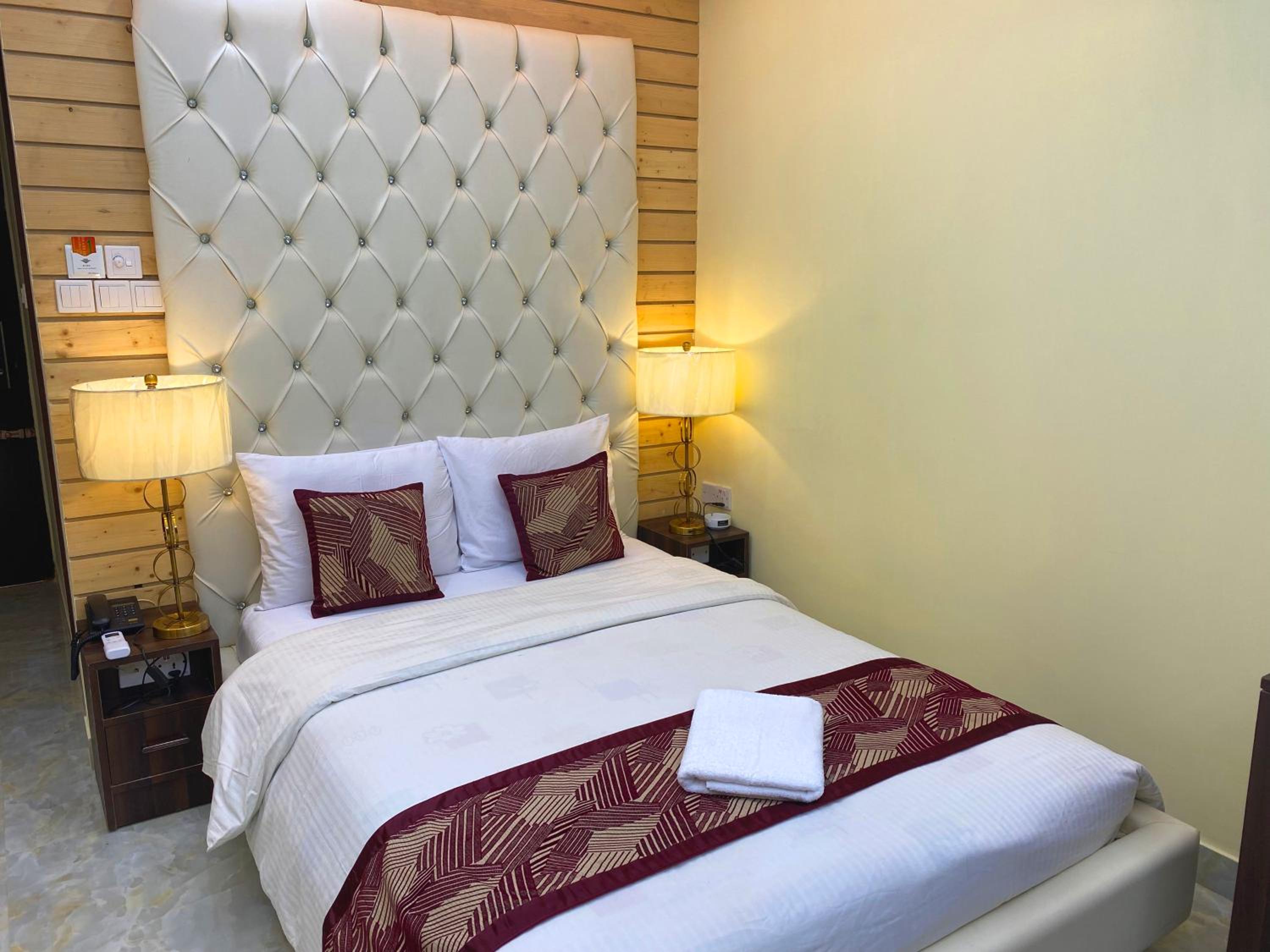 Deluxe Double Room photo 2