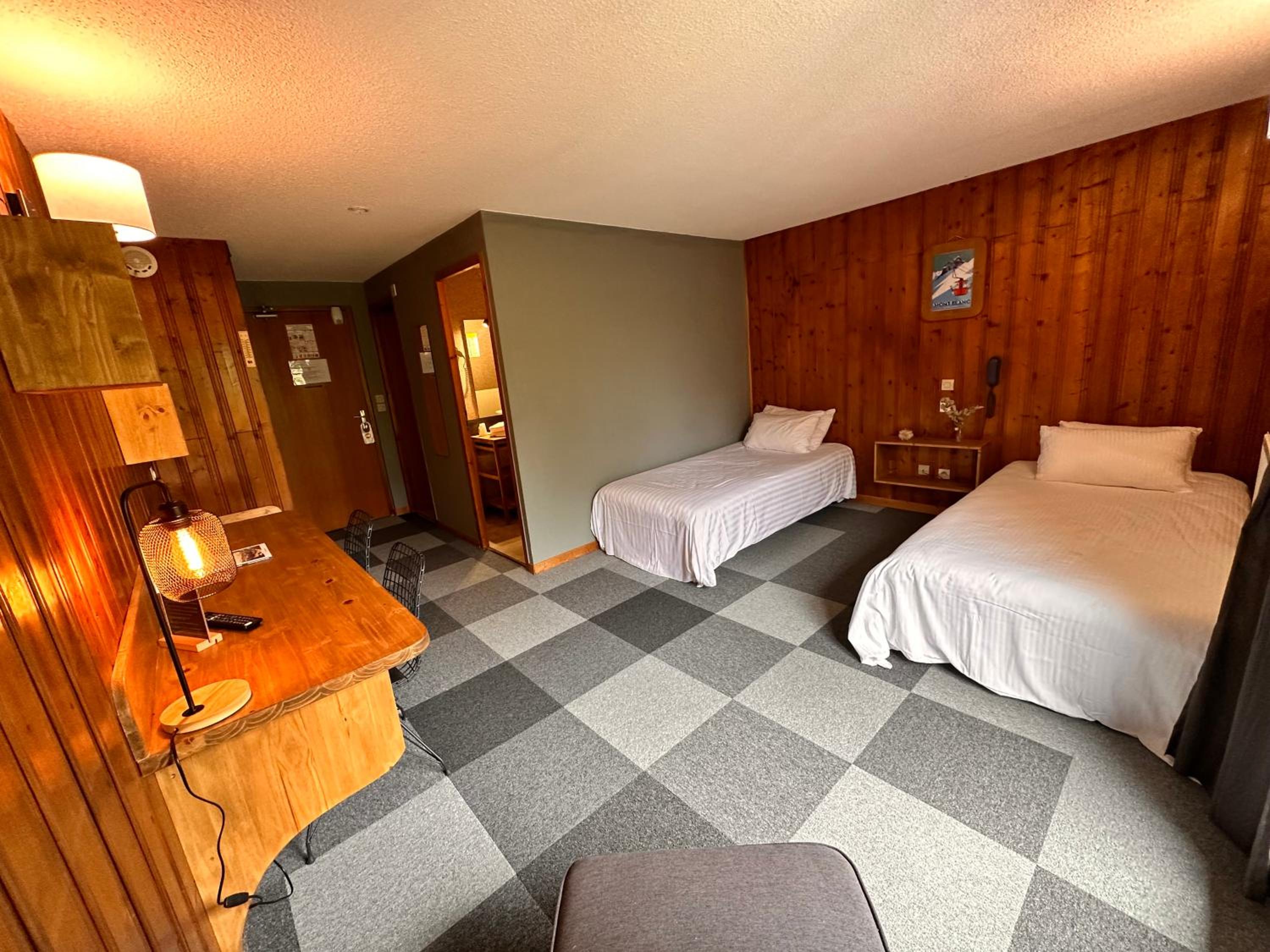 Superior Twin Room - Photo 1