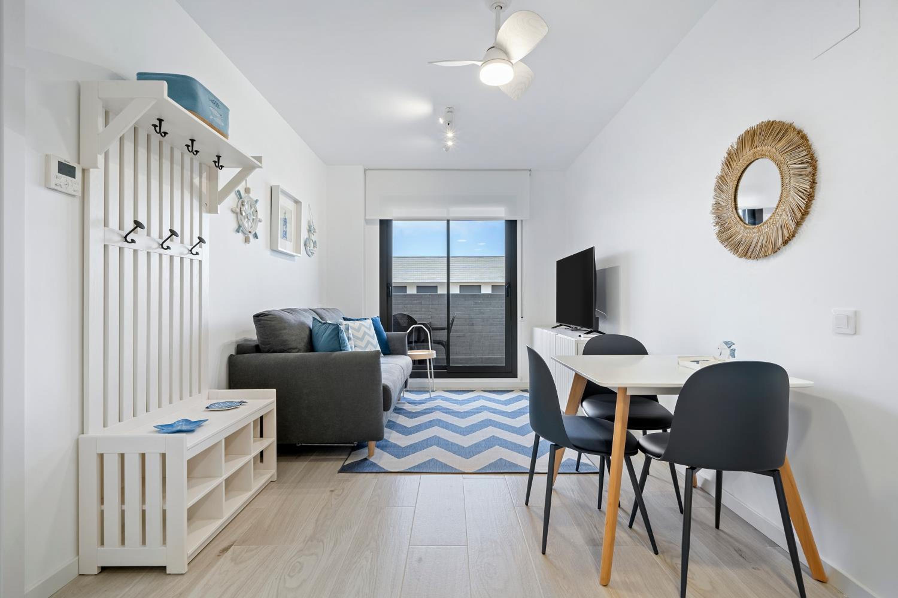 Apartamento de un dormitorio superior con balcón