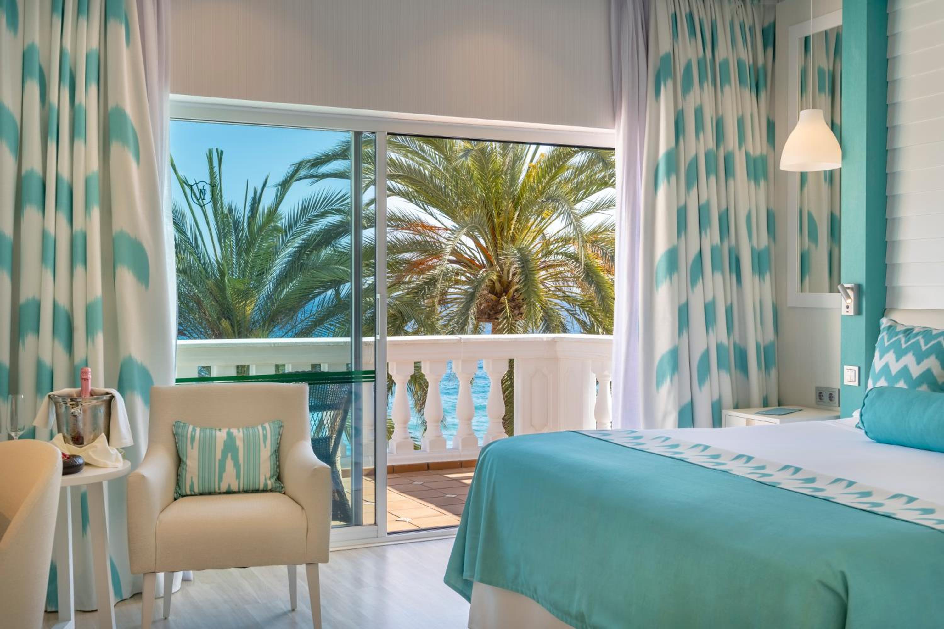 Deluxe Single Room with Sea View thumbnail 5