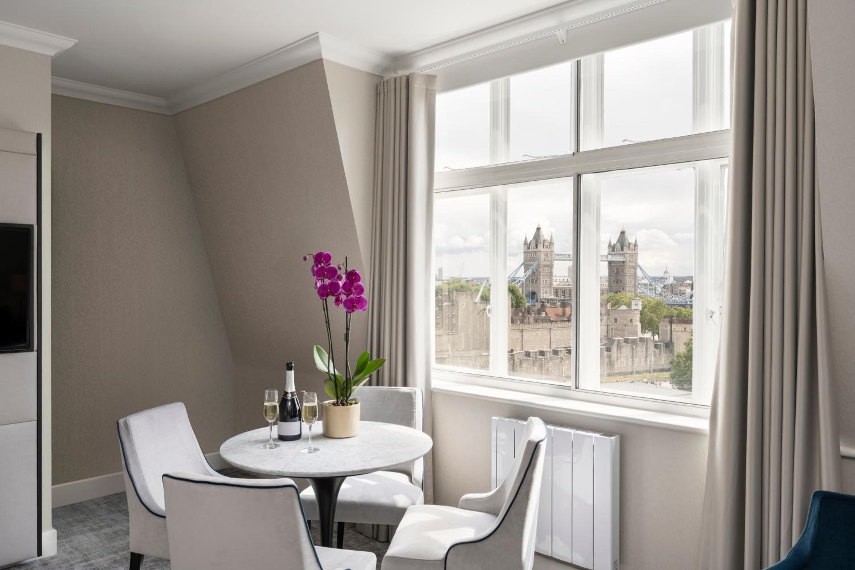 Family Apartment with Kitchen, Tower View thumbnail 5