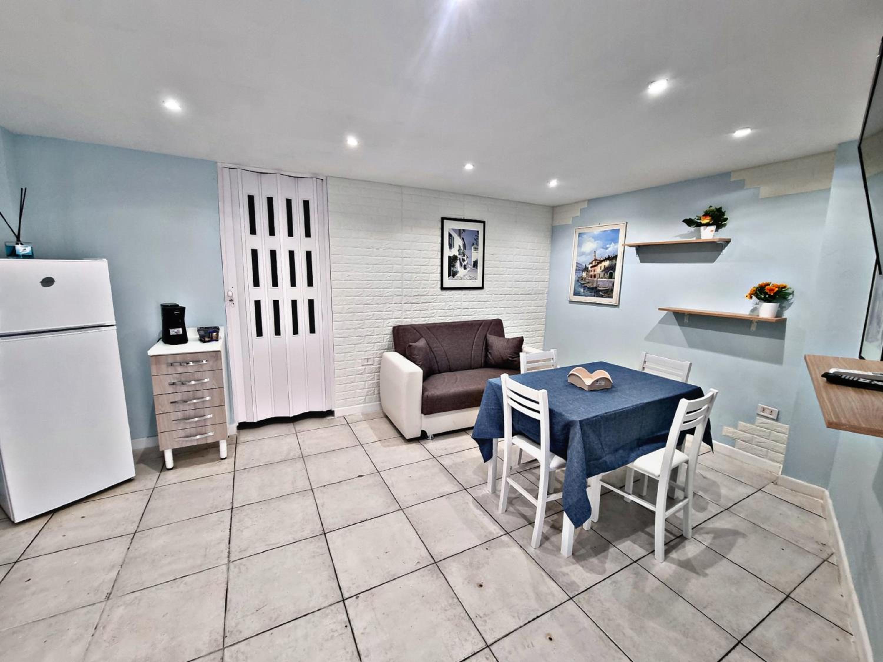 One-Bedroom Apartment