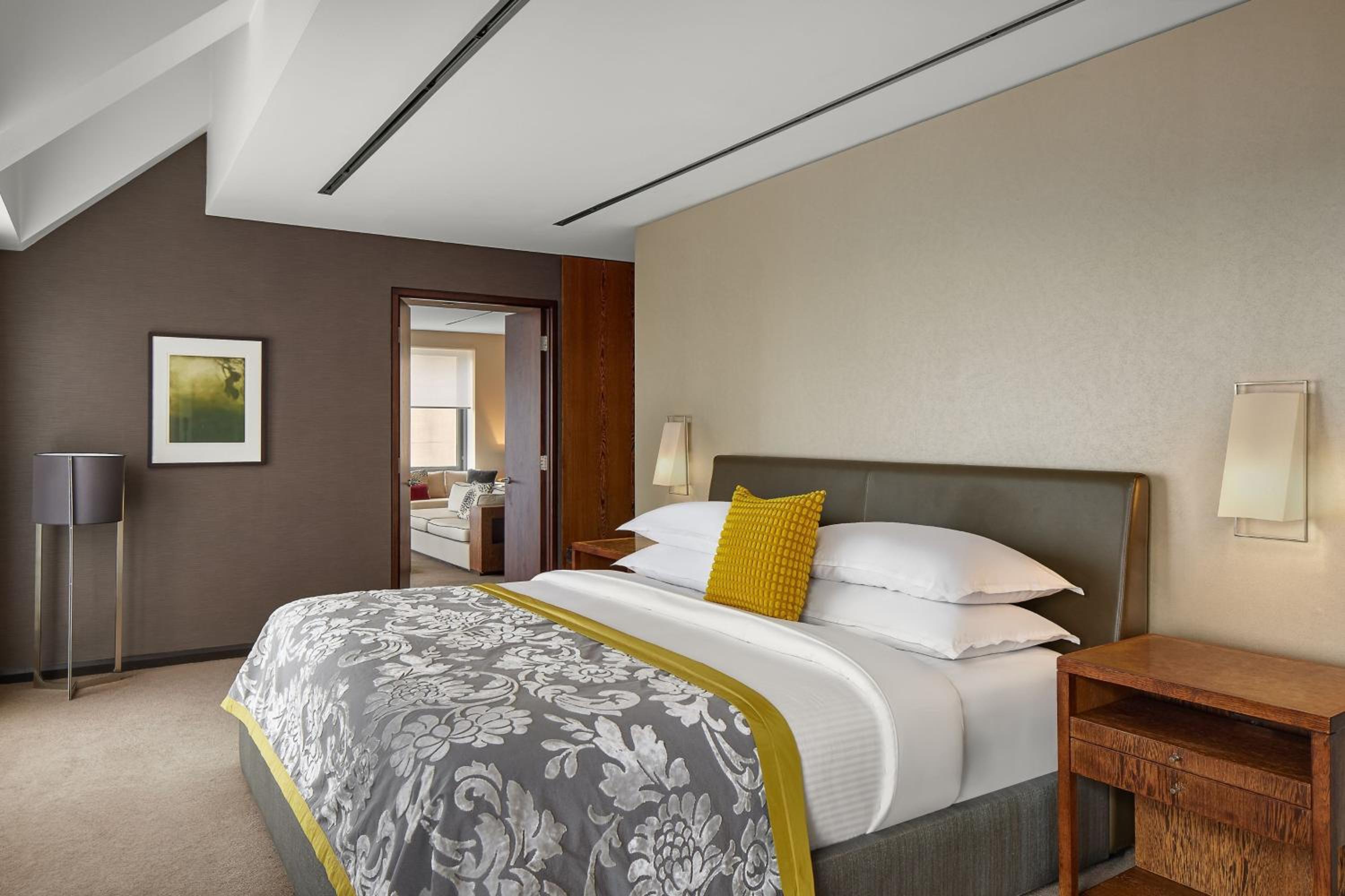 Royal Suite, Club lounge access, 1 Bedroom Suite, 1 King