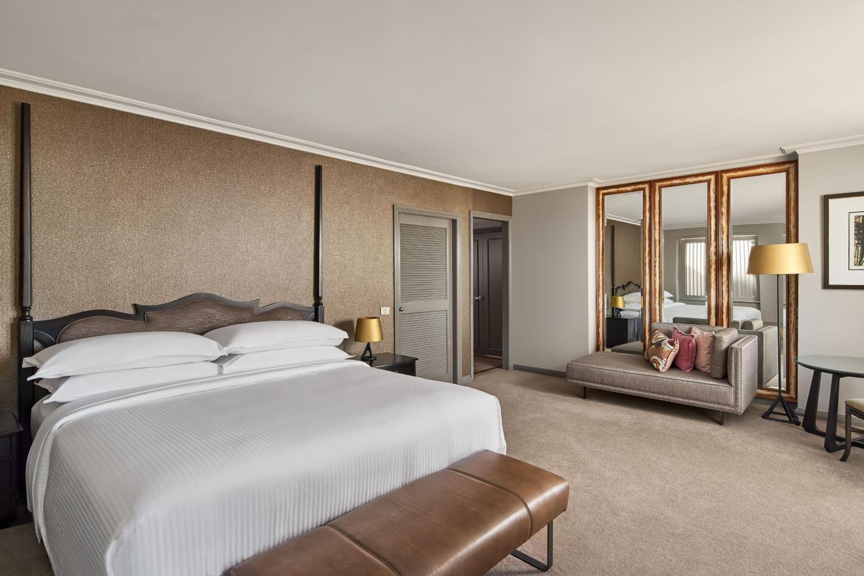 Ambassador Suite, Club lounge access, 1 Bedroom Suite