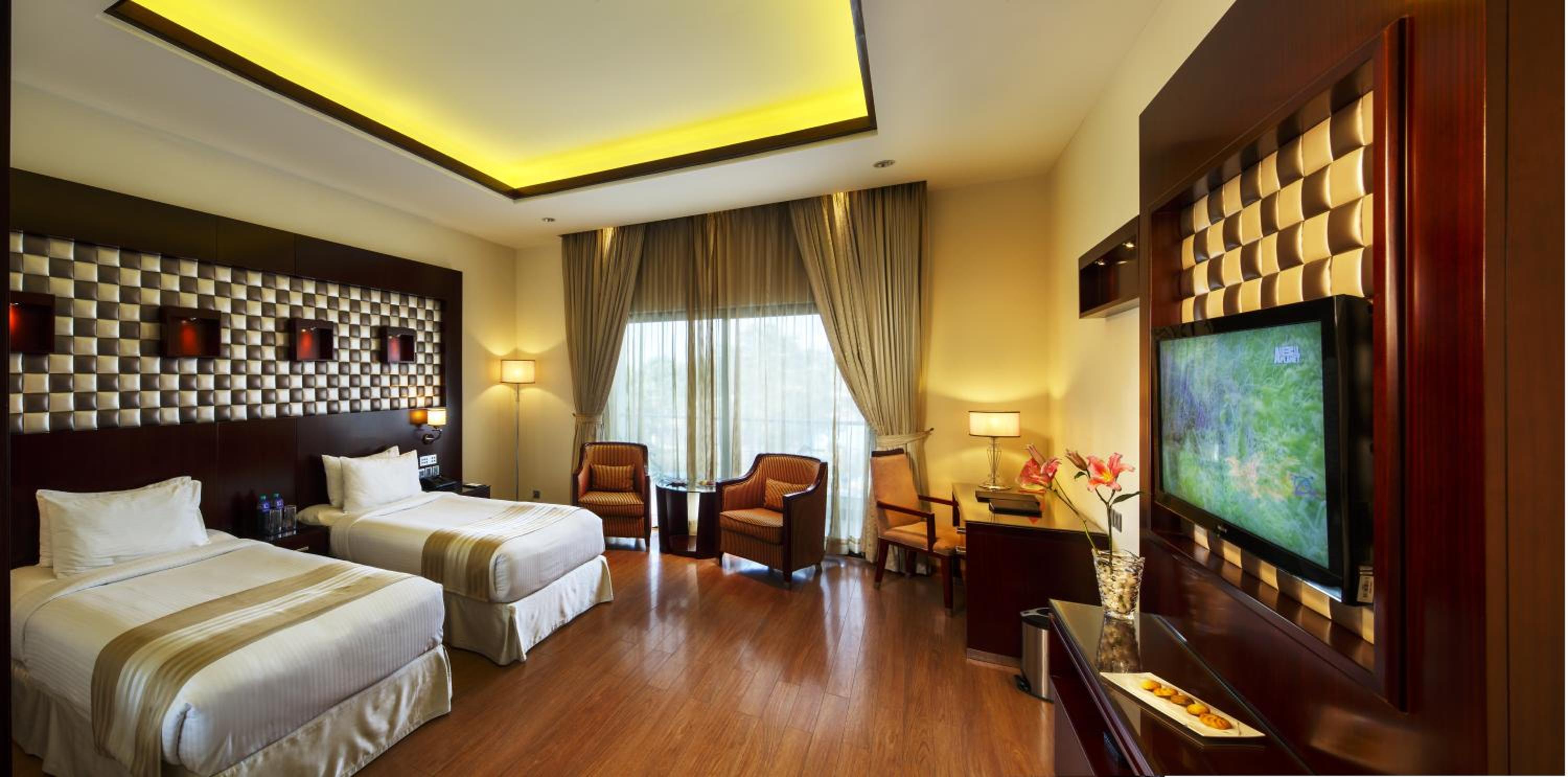 Deluxe Room with 15% Discount on Food and Soft Beverage and Spa - Photo 4