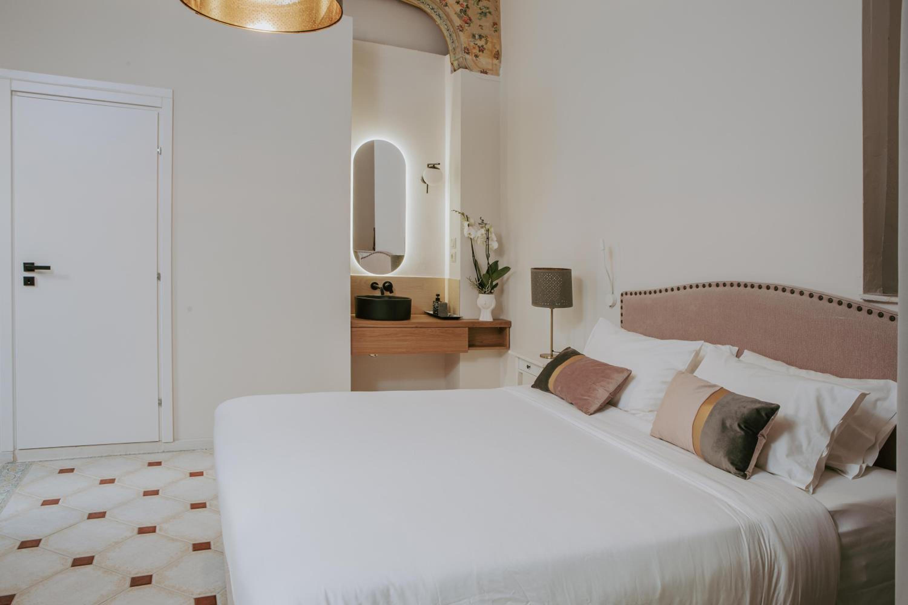 Deluxe Triple Room photo 3